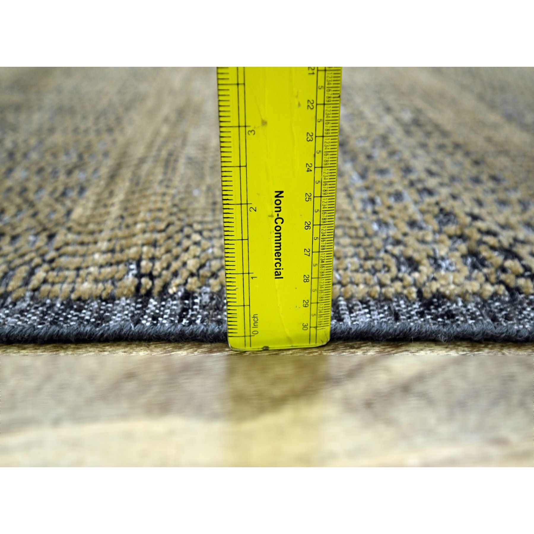 Modern-and-Contemporary-Hand-Knotted-Rug-381330