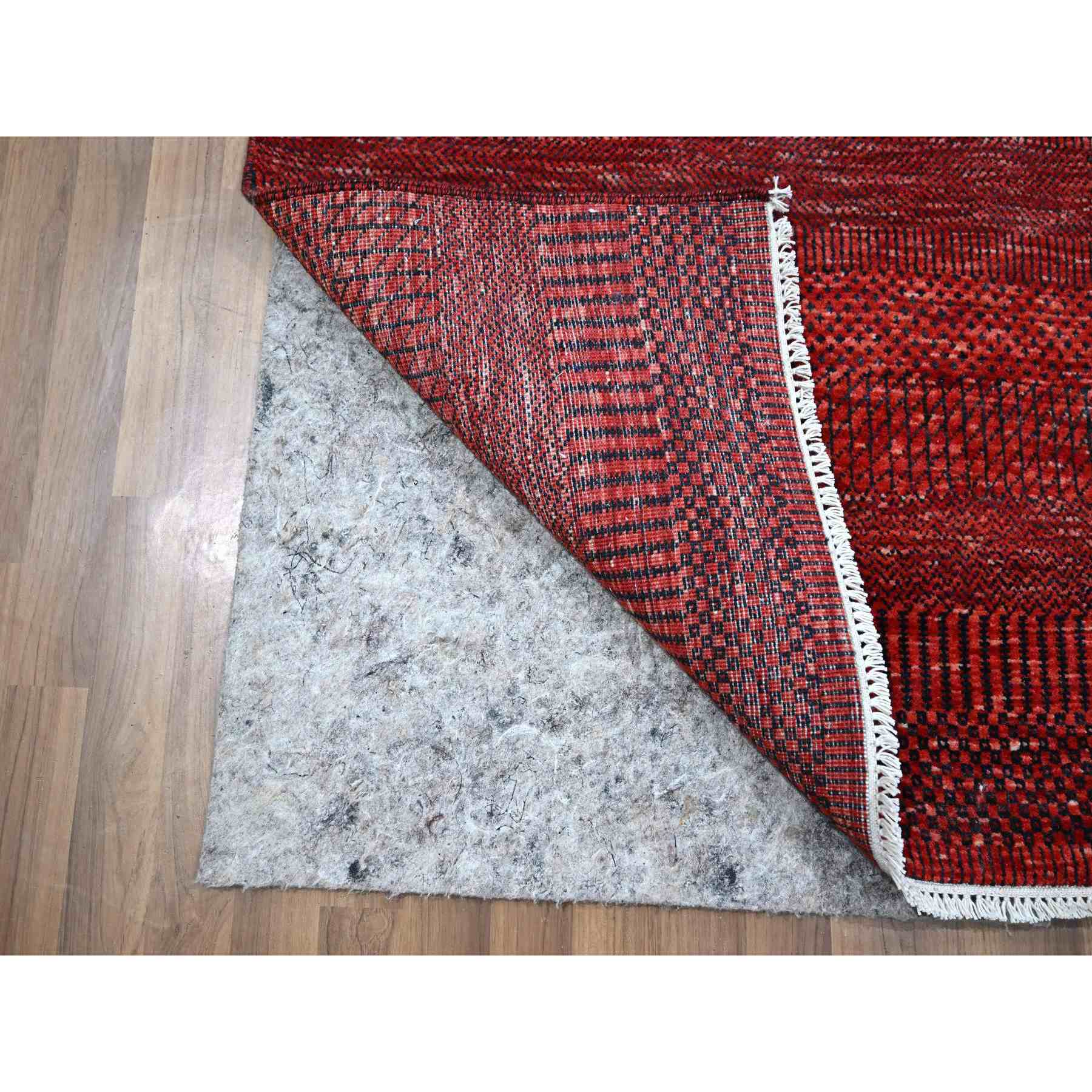 Modern-and-Contemporary-Hand-Knotted-Rug-381585