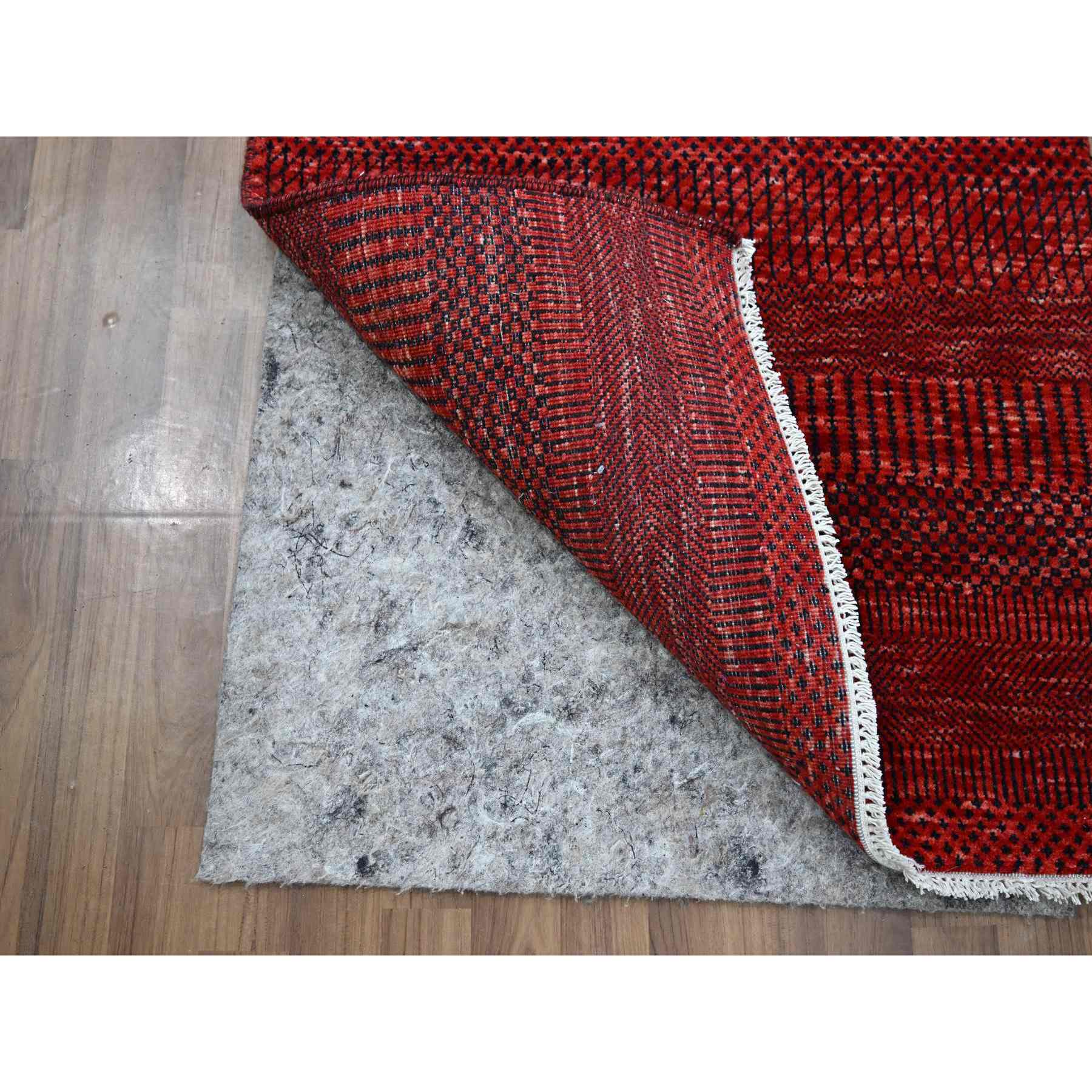 Modern-and-Contemporary-Hand-Knotted-Rug-381590