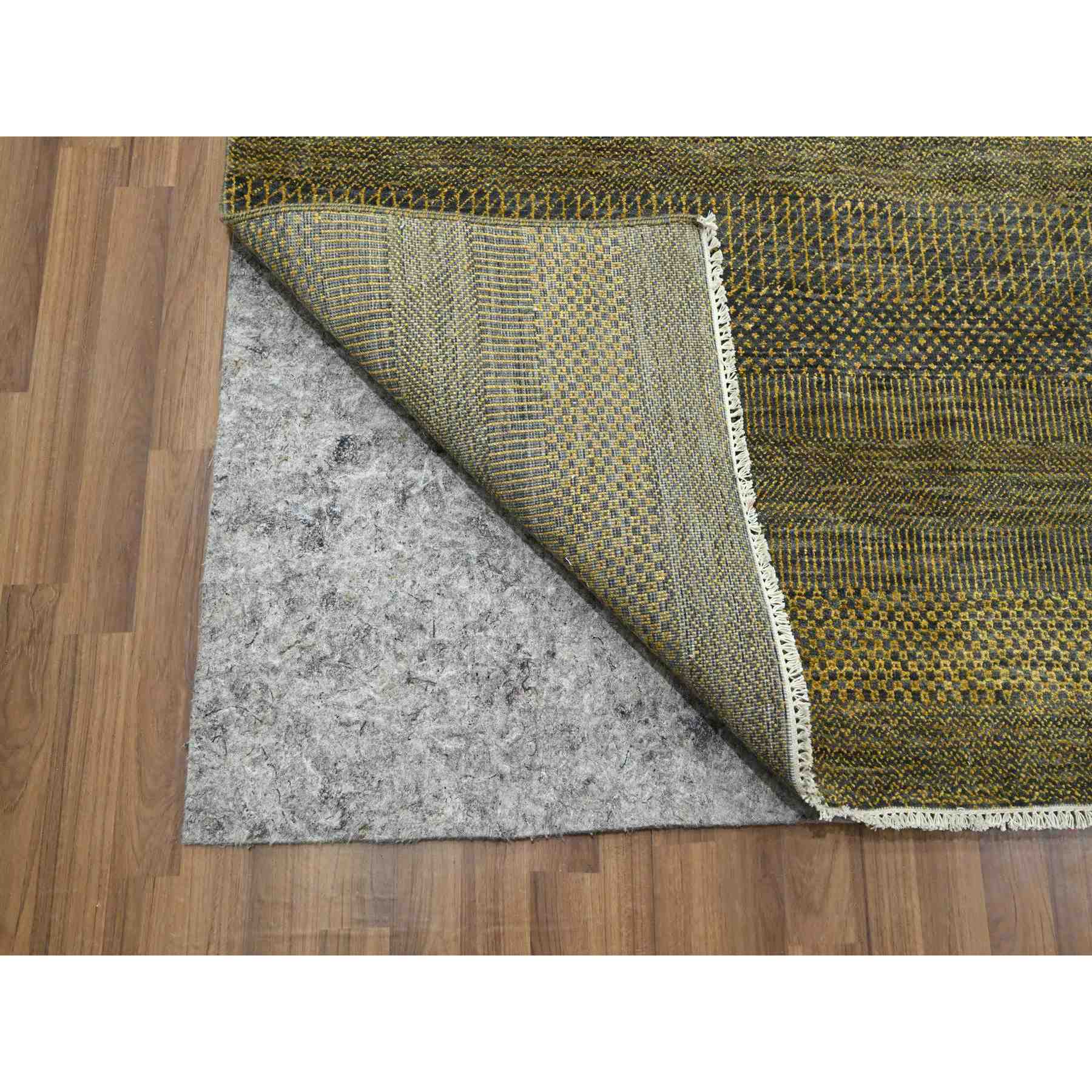 Modern-and-Contemporary-Hand-Knotted-Rug-381615