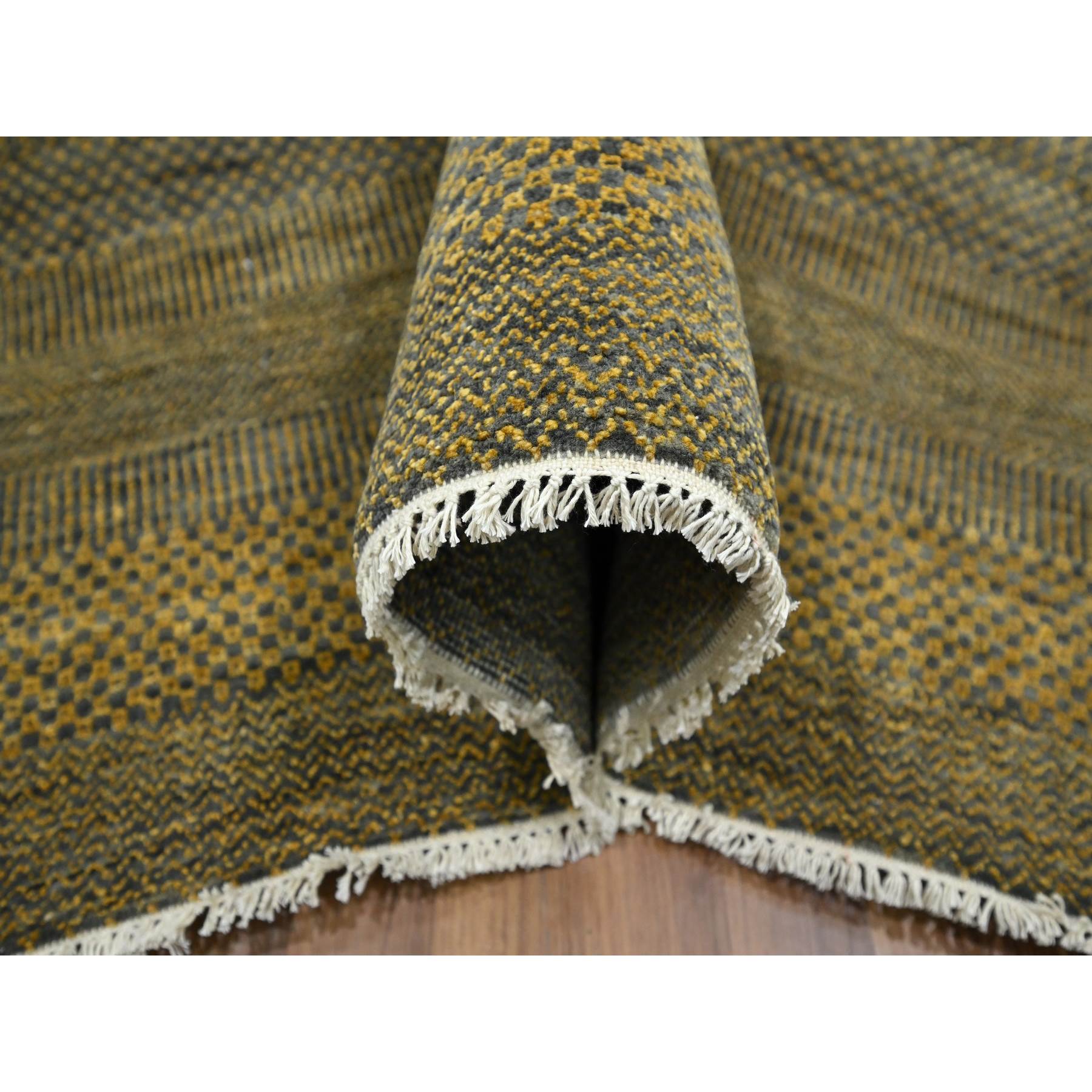 Modern-and-Contemporary-Hand-Knotted-Rug-381615