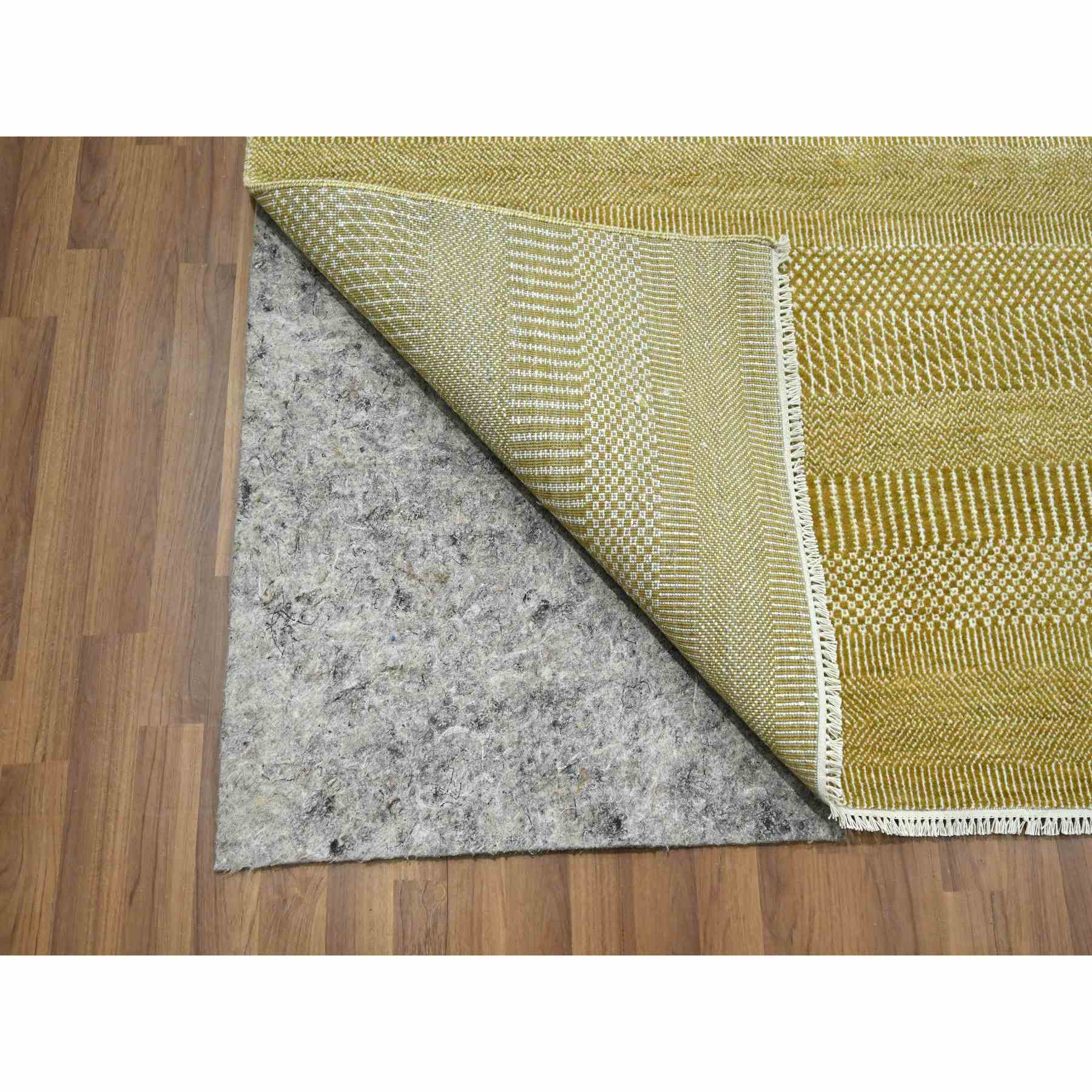Modern-and-Contemporary-Hand-Knotted-Rug-381635