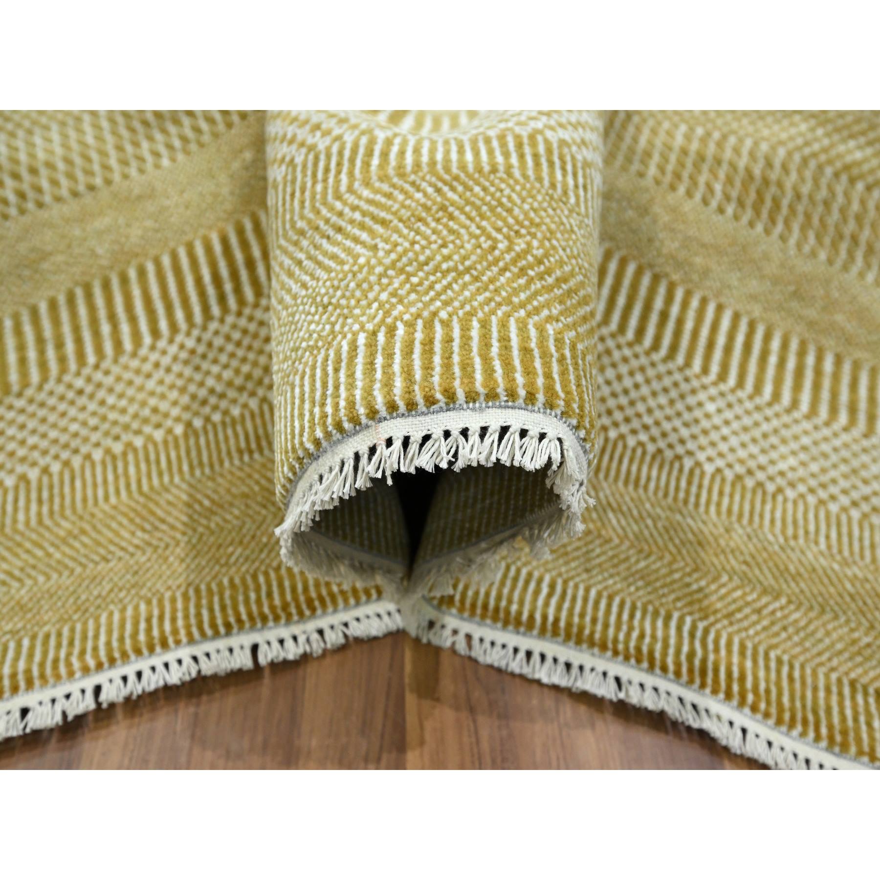Modern-and-Contemporary-Hand-Knotted-Rug-381635