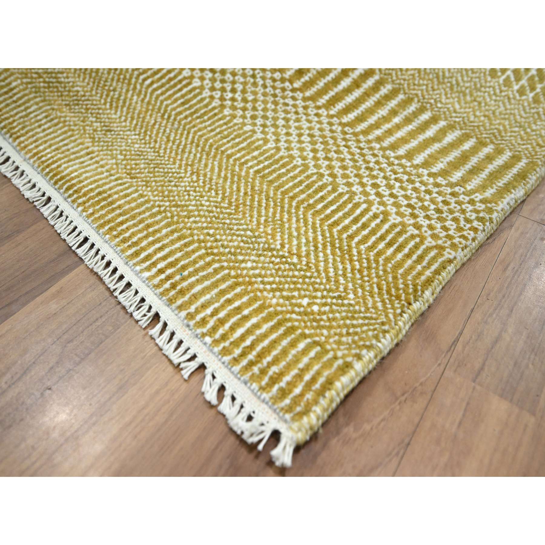 Modern-and-Contemporary-Hand-Knotted-Rug-381635