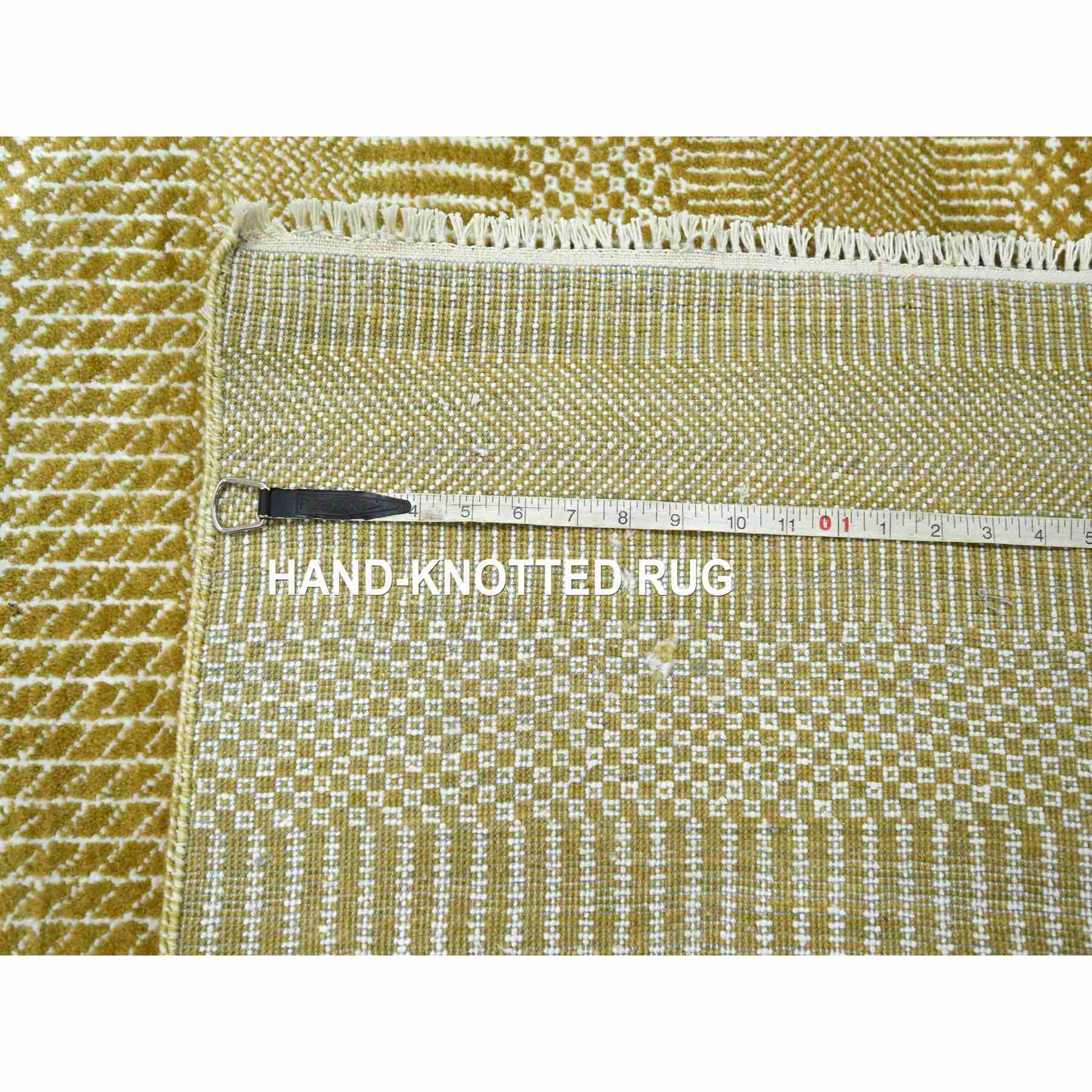 Modern-and-Contemporary-Hand-Knotted-Rug-381635