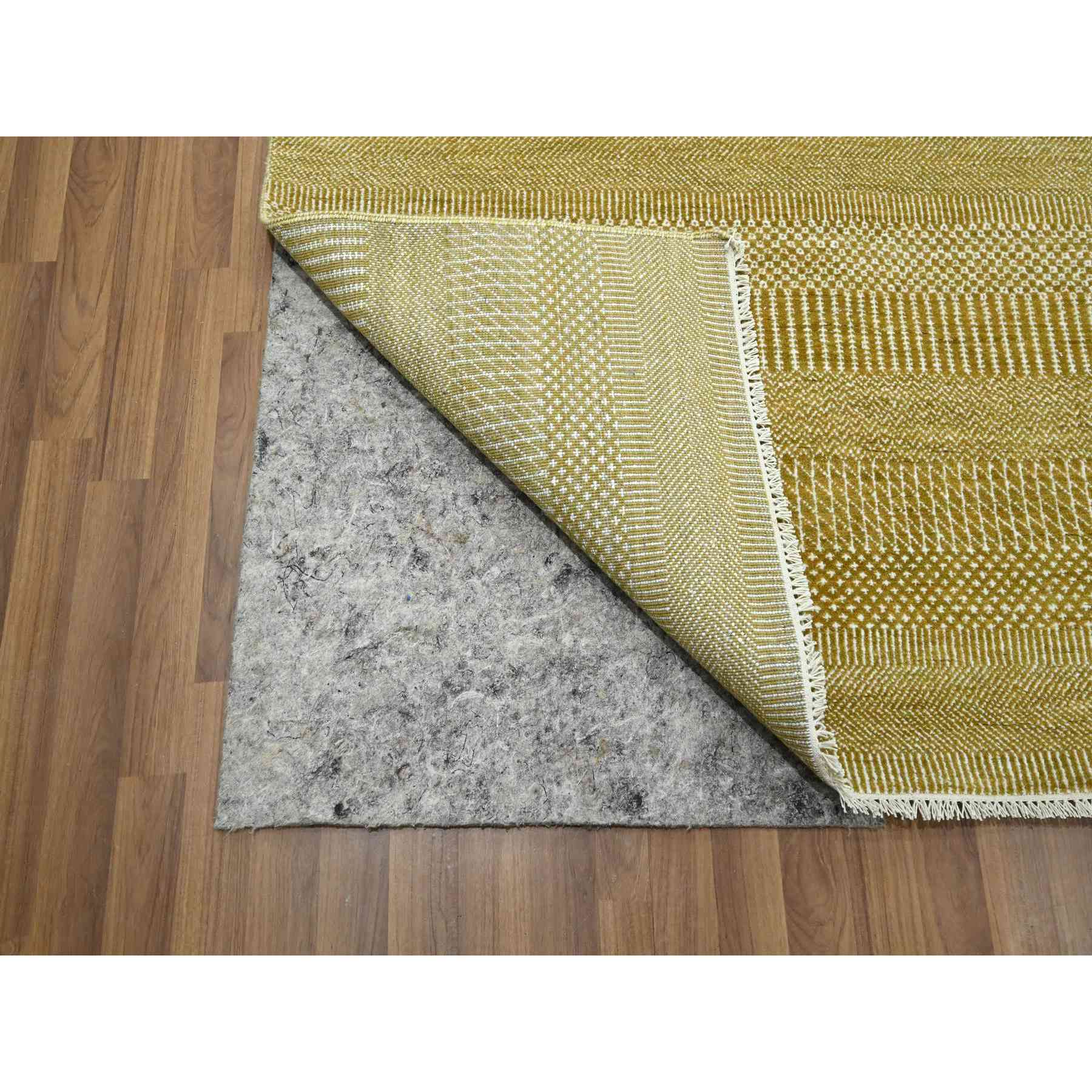 Modern-and-Contemporary-Hand-Knotted-Rug-381645