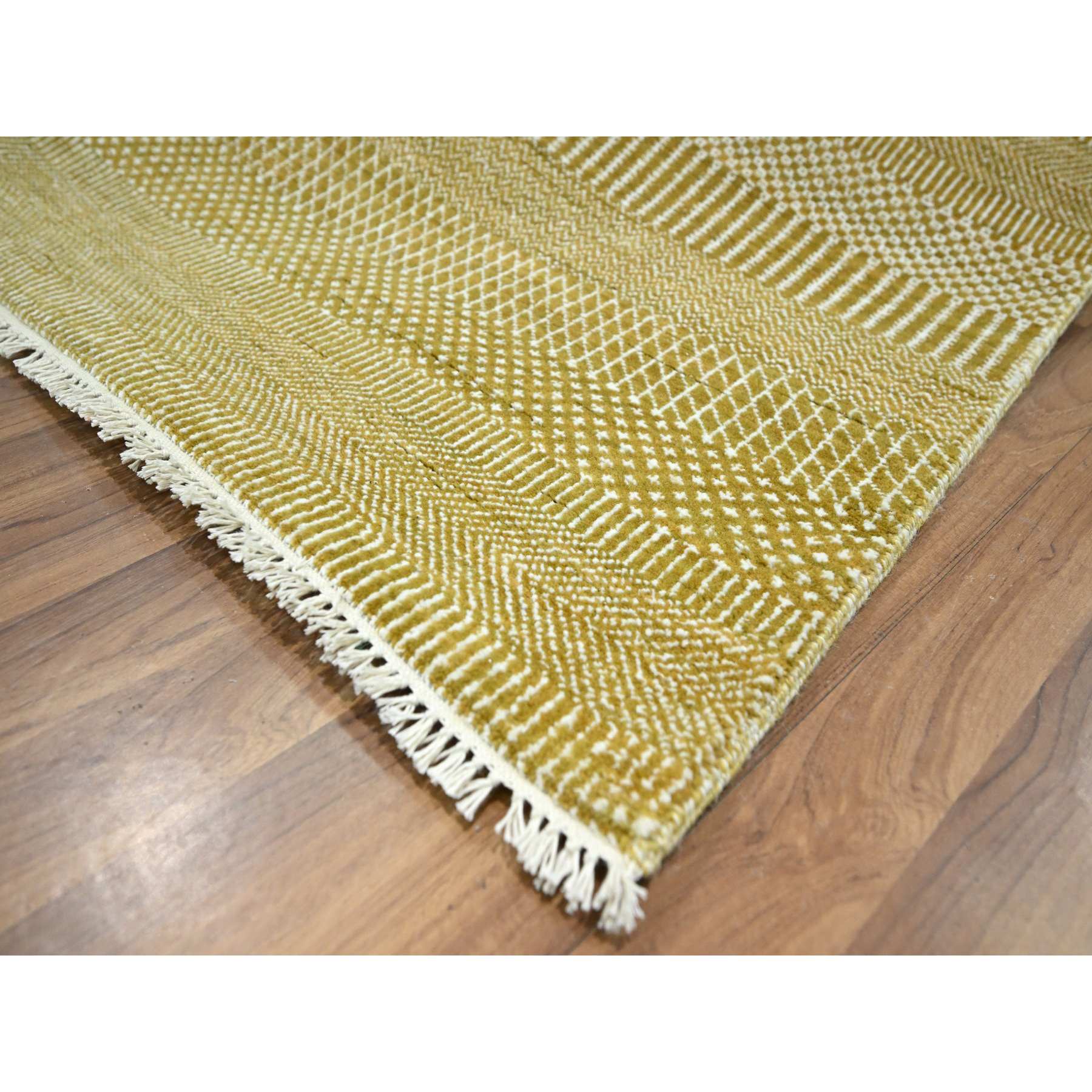 Modern-and-Contemporary-Hand-Knotted-Rug-381645