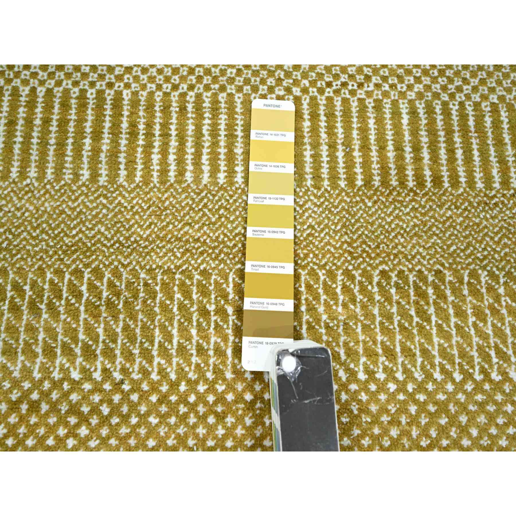 Modern-and-Contemporary-Hand-Knotted-Rug-381645
