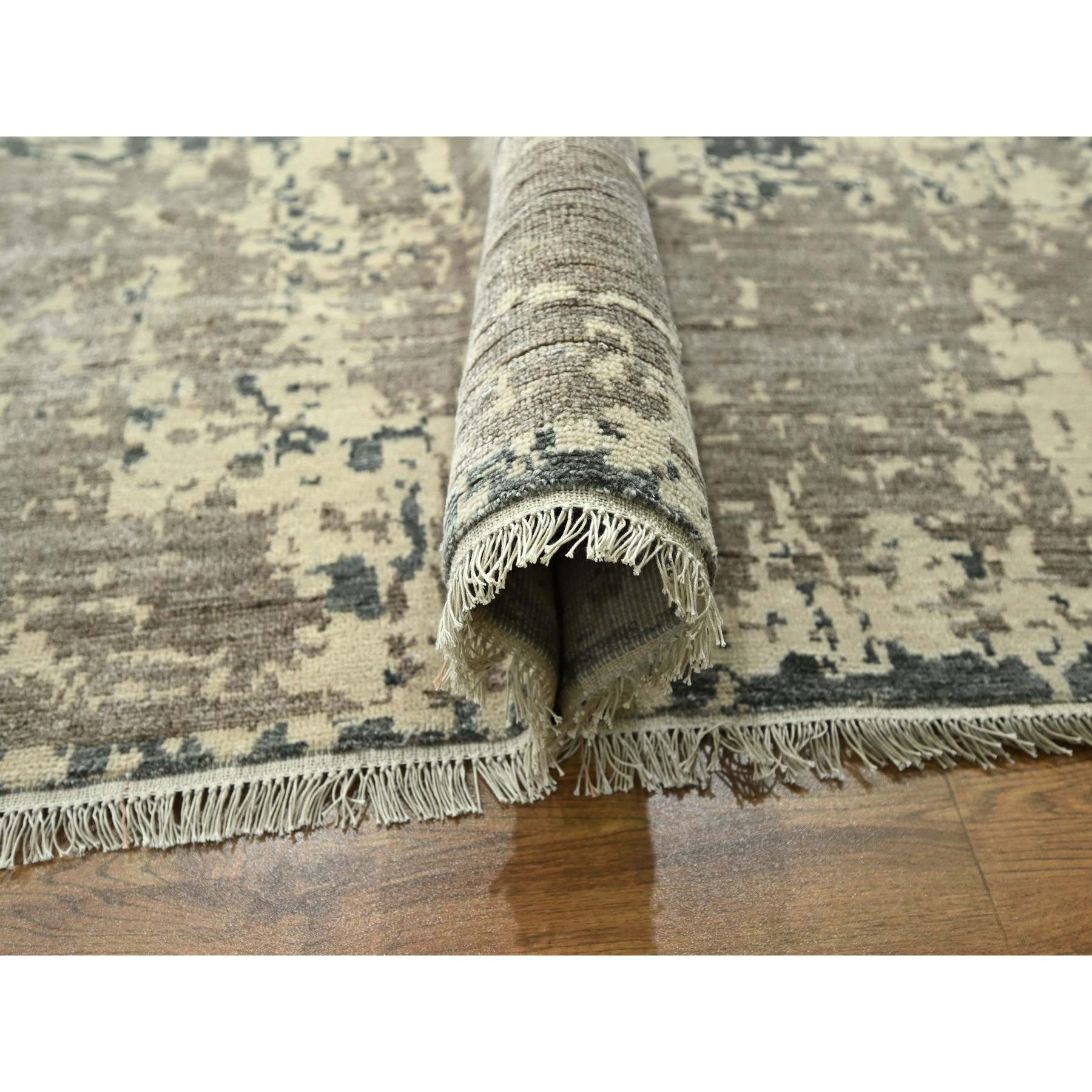 Modern-and-Contemporary-Hand-Knotted-Rug-381655