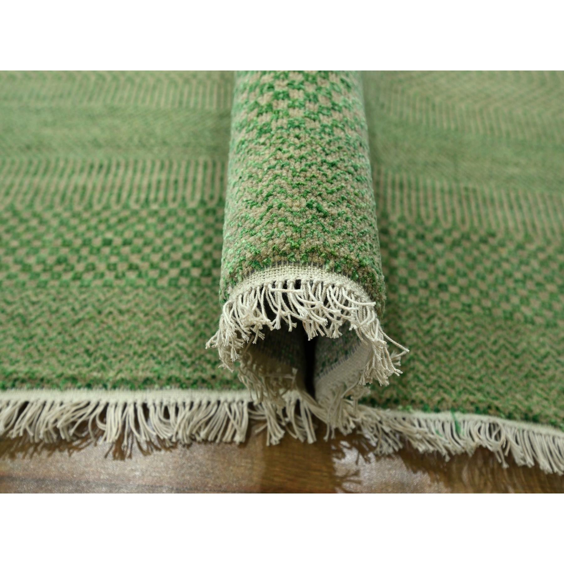 Modern-and-Contemporary-Hand-Knotted-Rug-381715