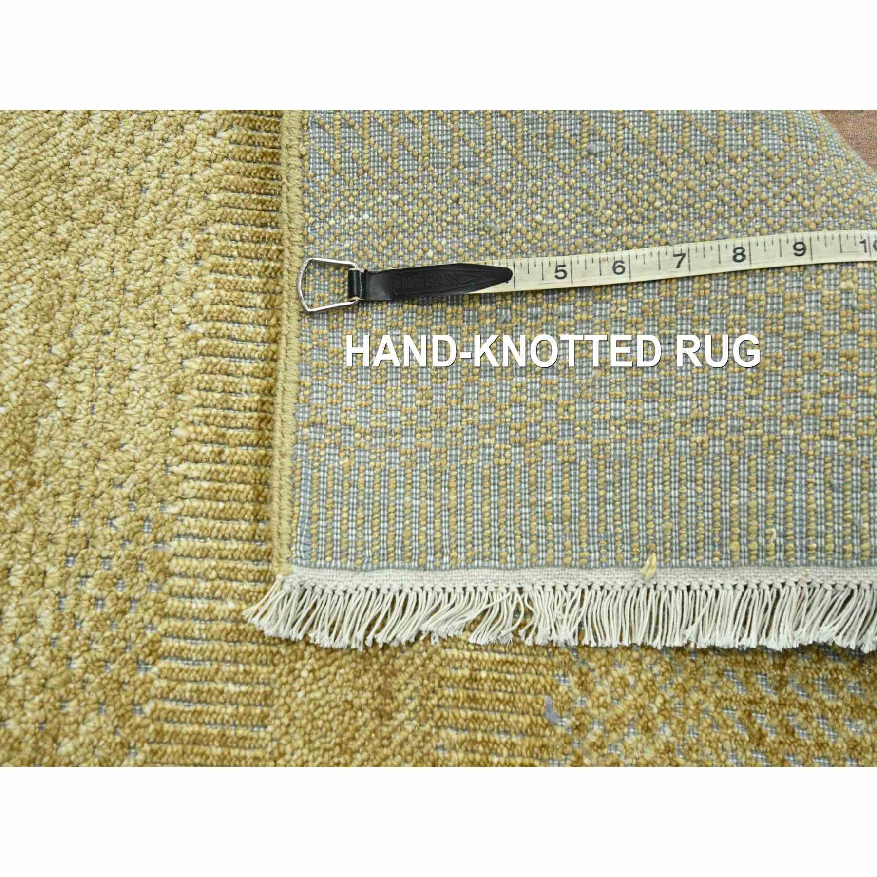 Modern-and-Contemporary-Hand-Knotted-Rug-381770