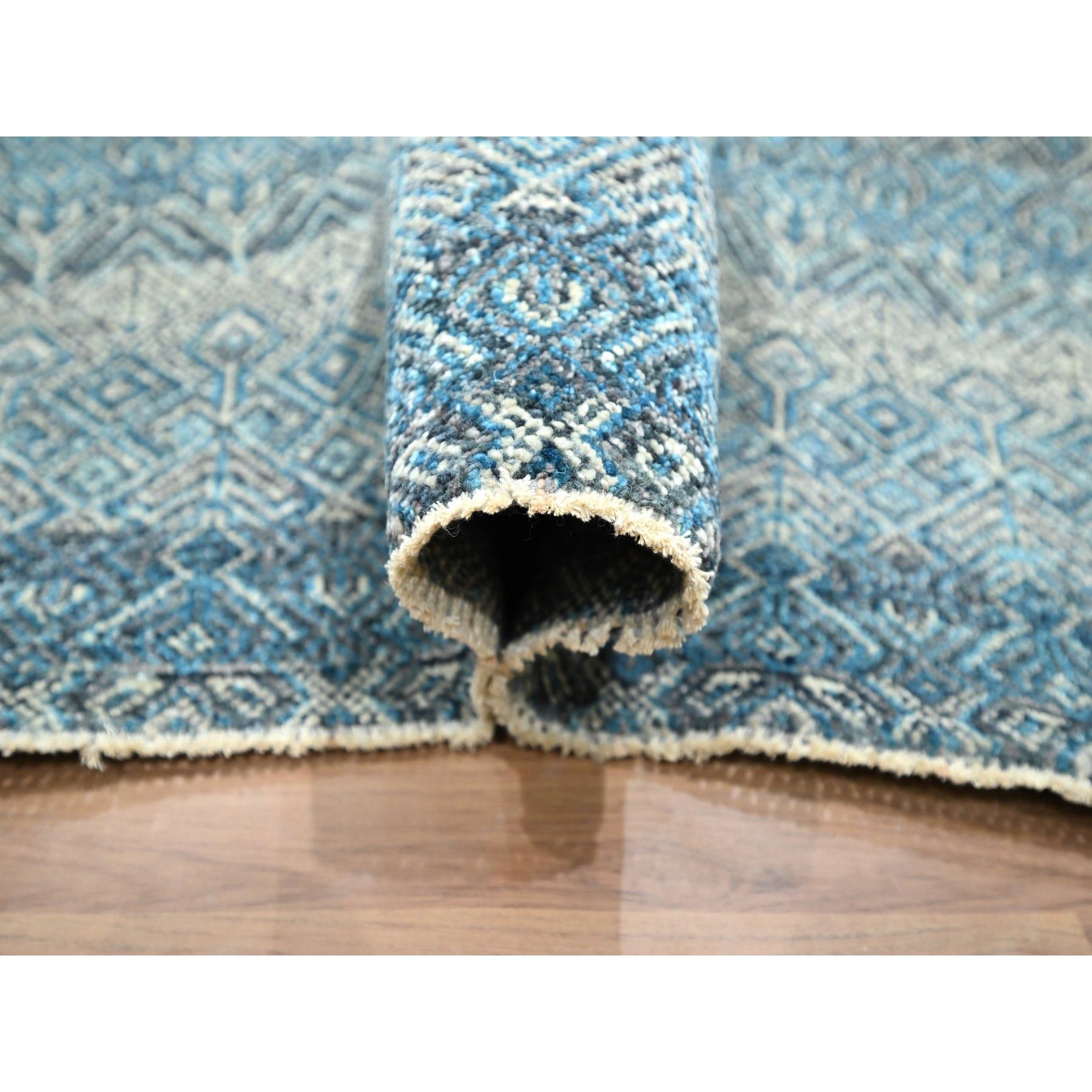 Modern-and-Contemporary-Hand-Knotted-Rug-381905