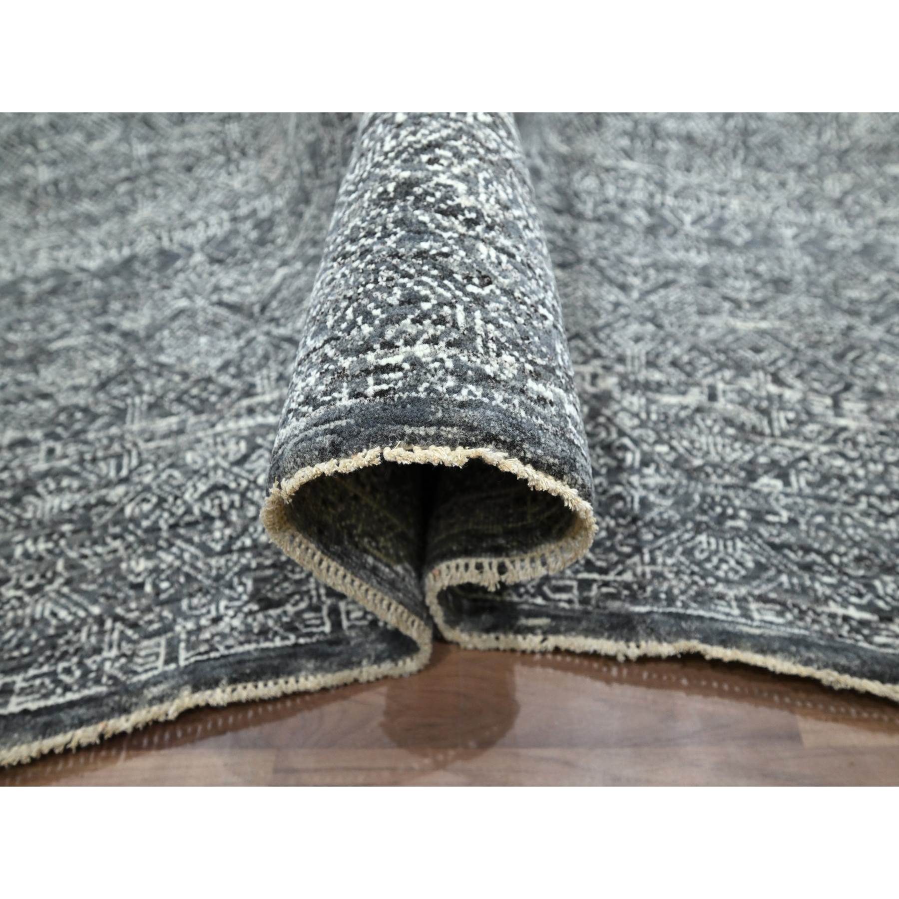 Modern-and-Contemporary-Hand-Knotted-Rug-382130