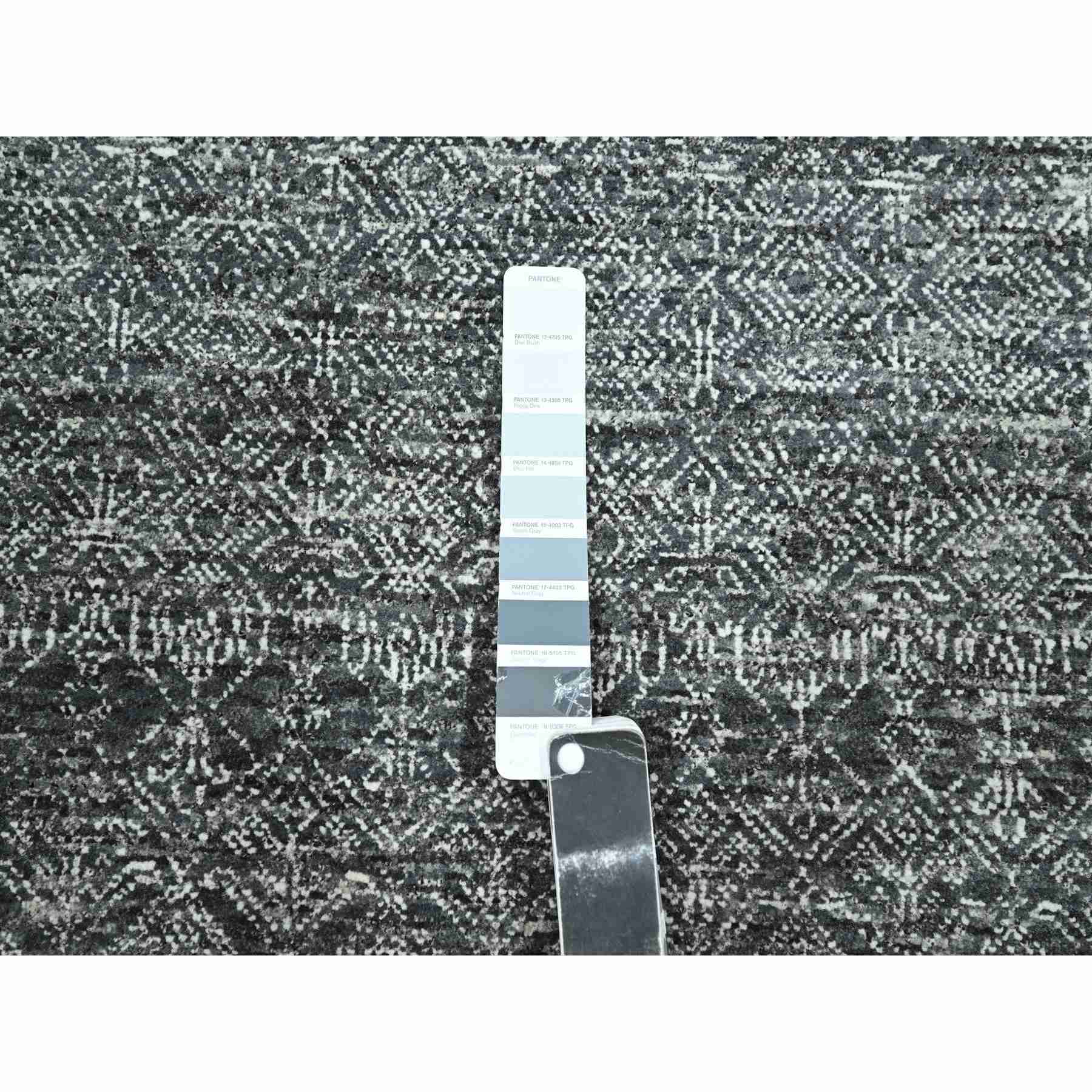 Modern-and-Contemporary-Hand-Knotted-Rug-382130