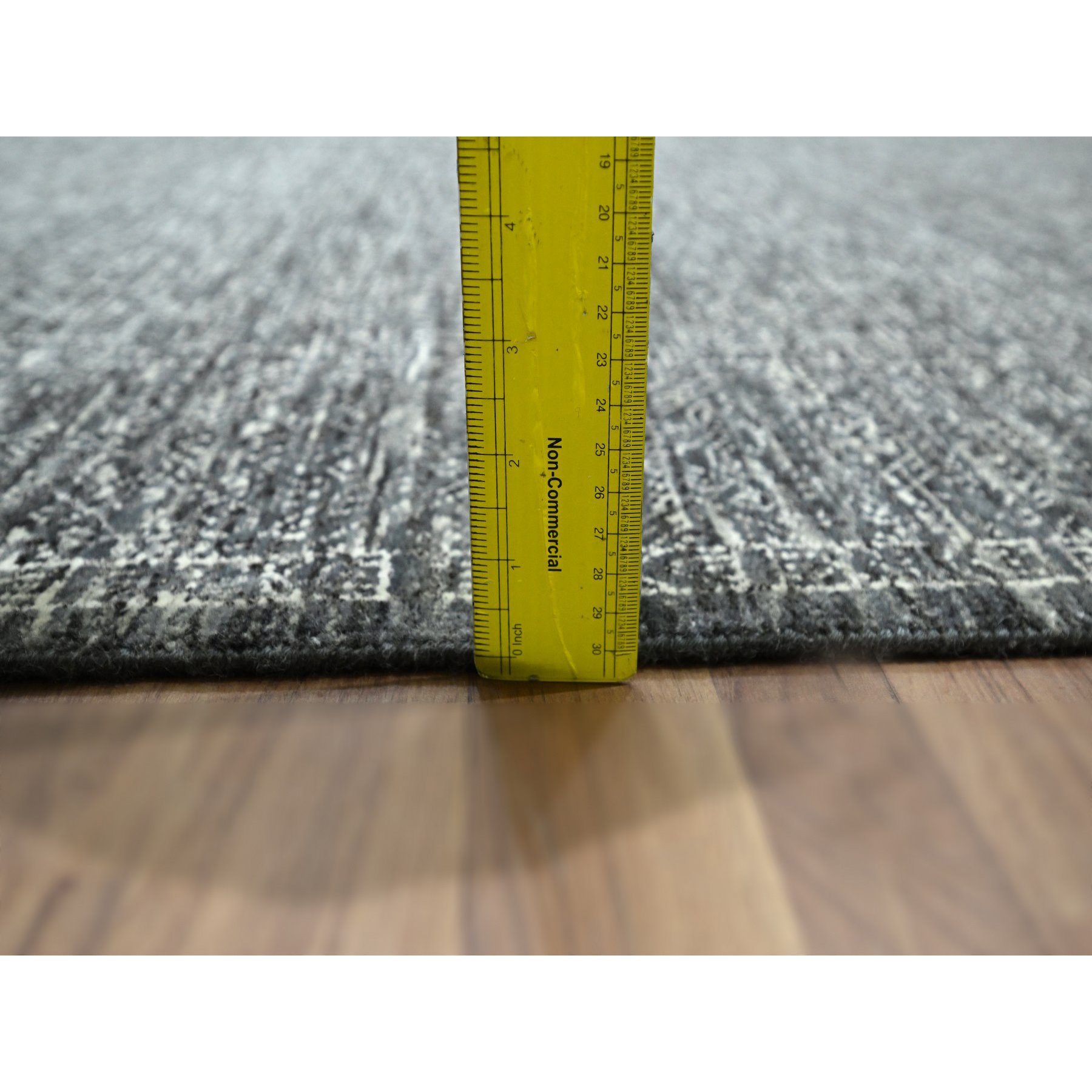 Modern-and-Contemporary-Hand-Knotted-Rug-382130