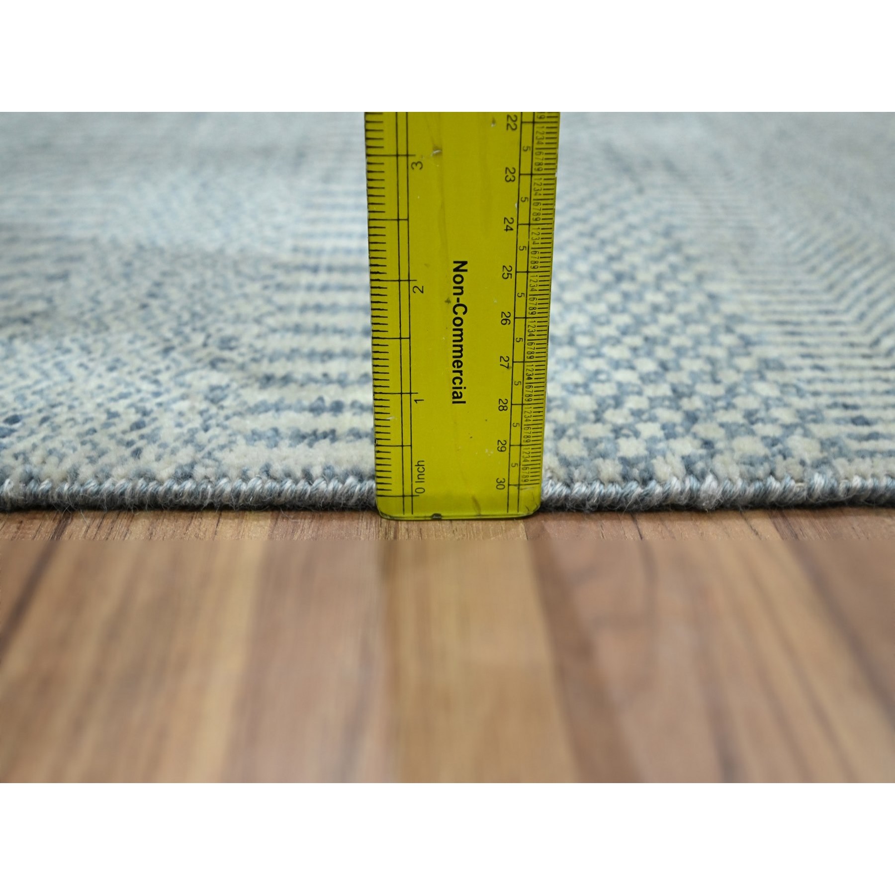 Modern-and-Contemporary-Hand-Knotted-Rug-382375