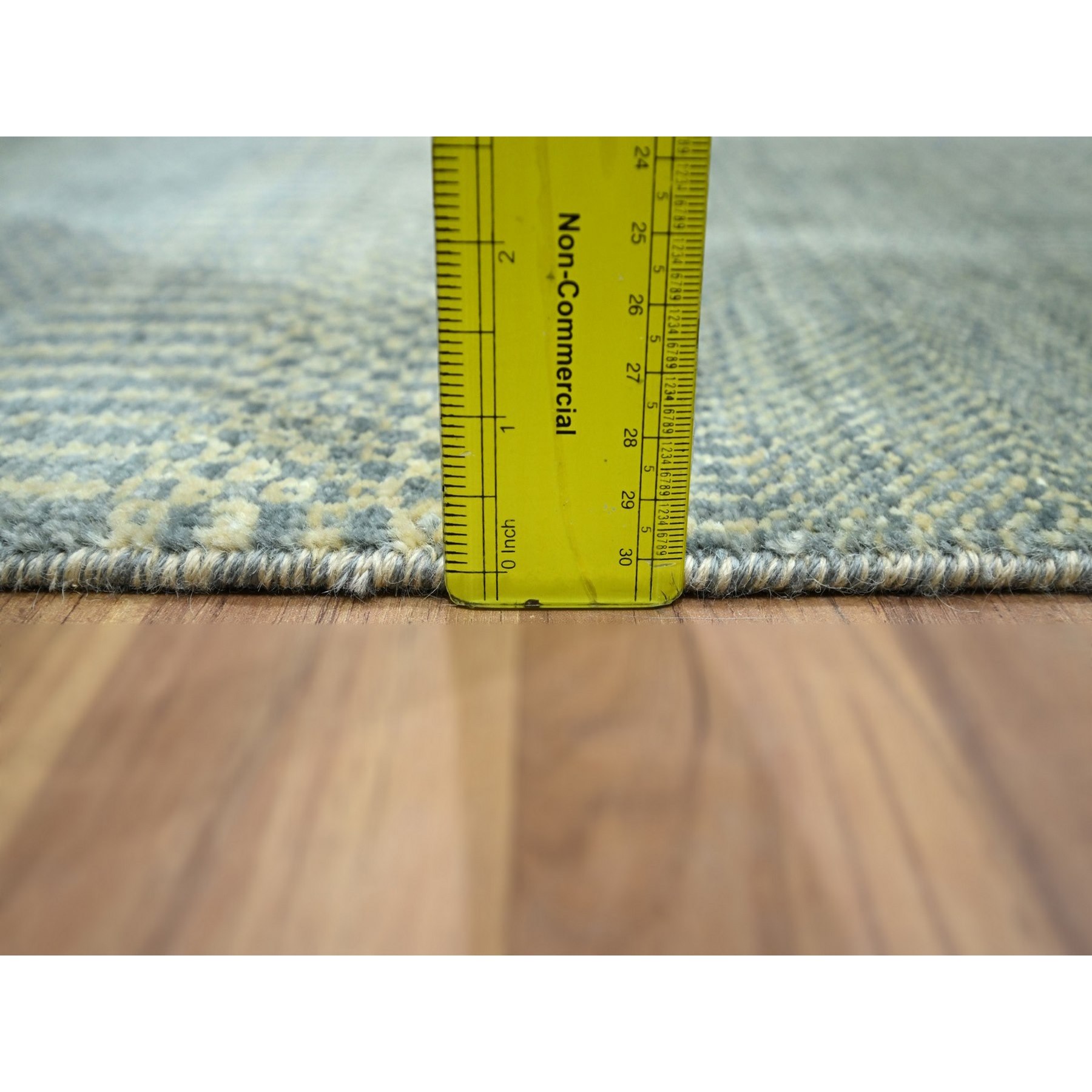 Modern-and-Contemporary-Hand-Knotted-Rug-382470