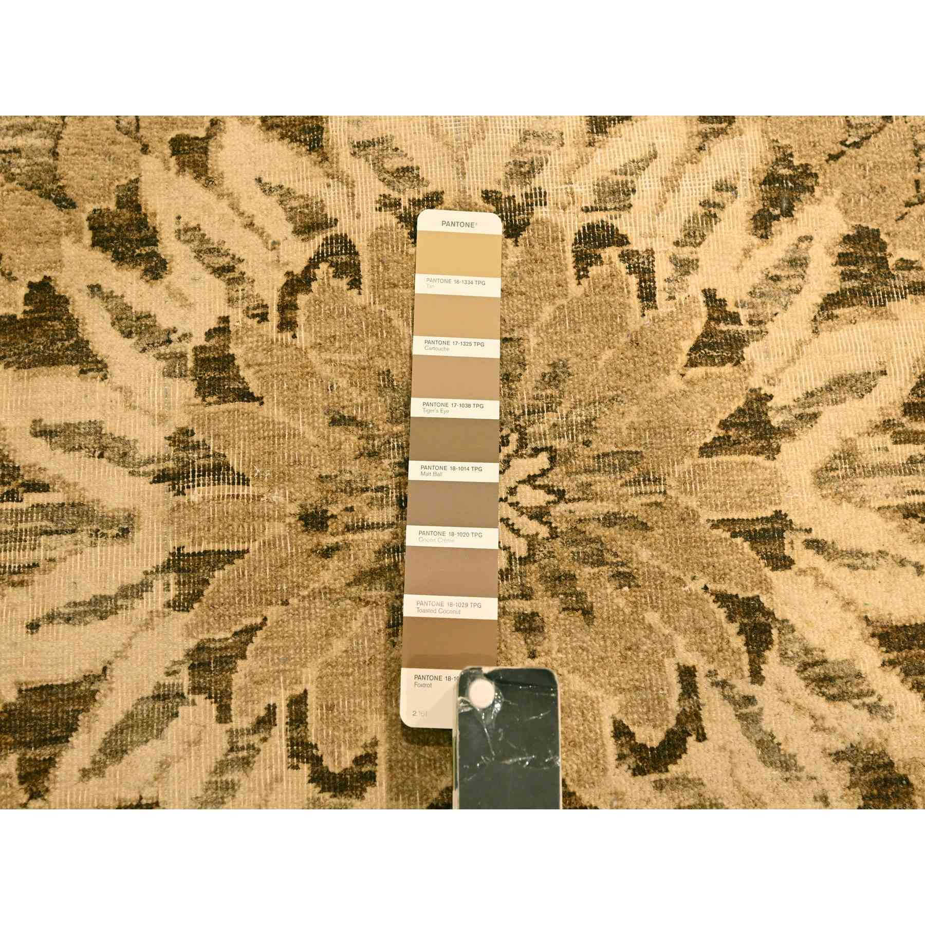Vintage-Hand-Knotted-Rug-380910