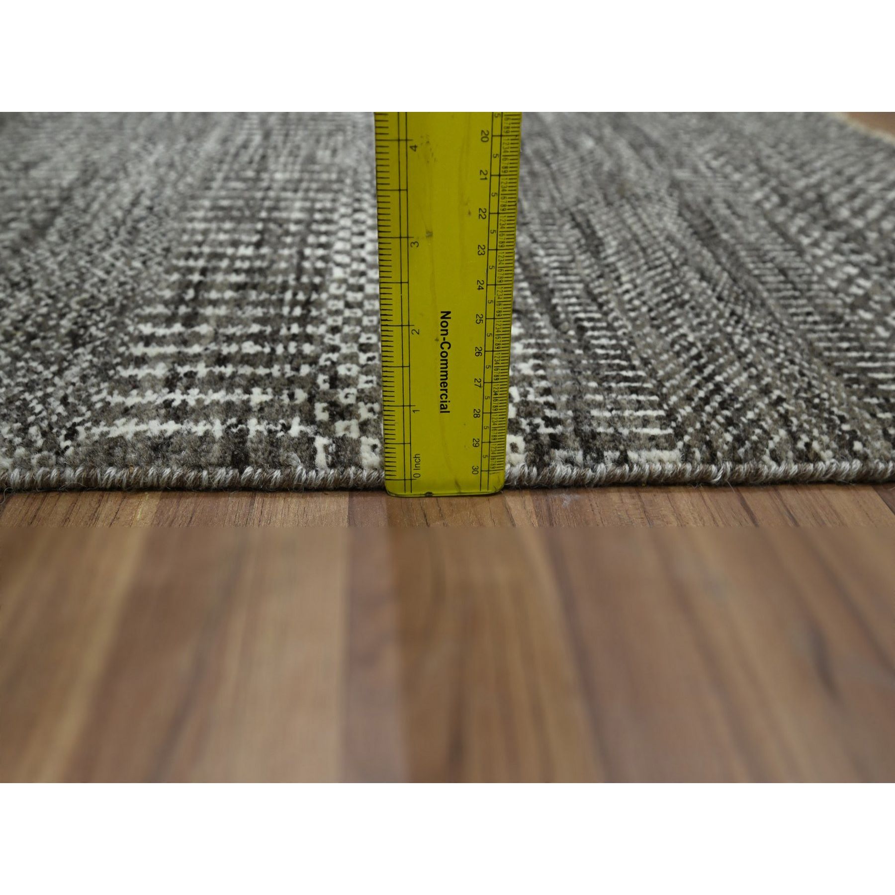 Modern-and-Contemporary-Hand-Knotted-Rug-382535