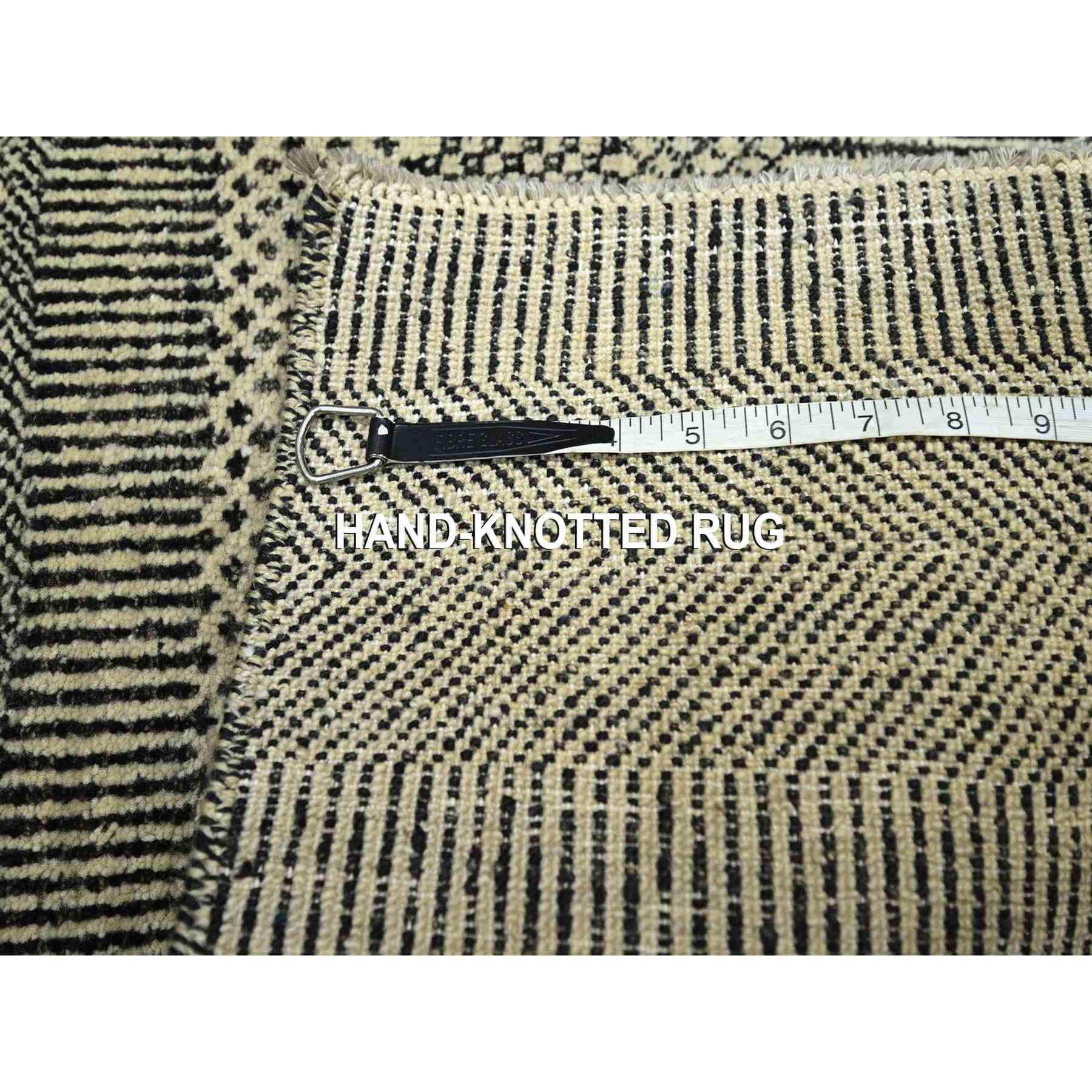 Modern-and-Contemporary-Hand-Knotted-Rug-382625