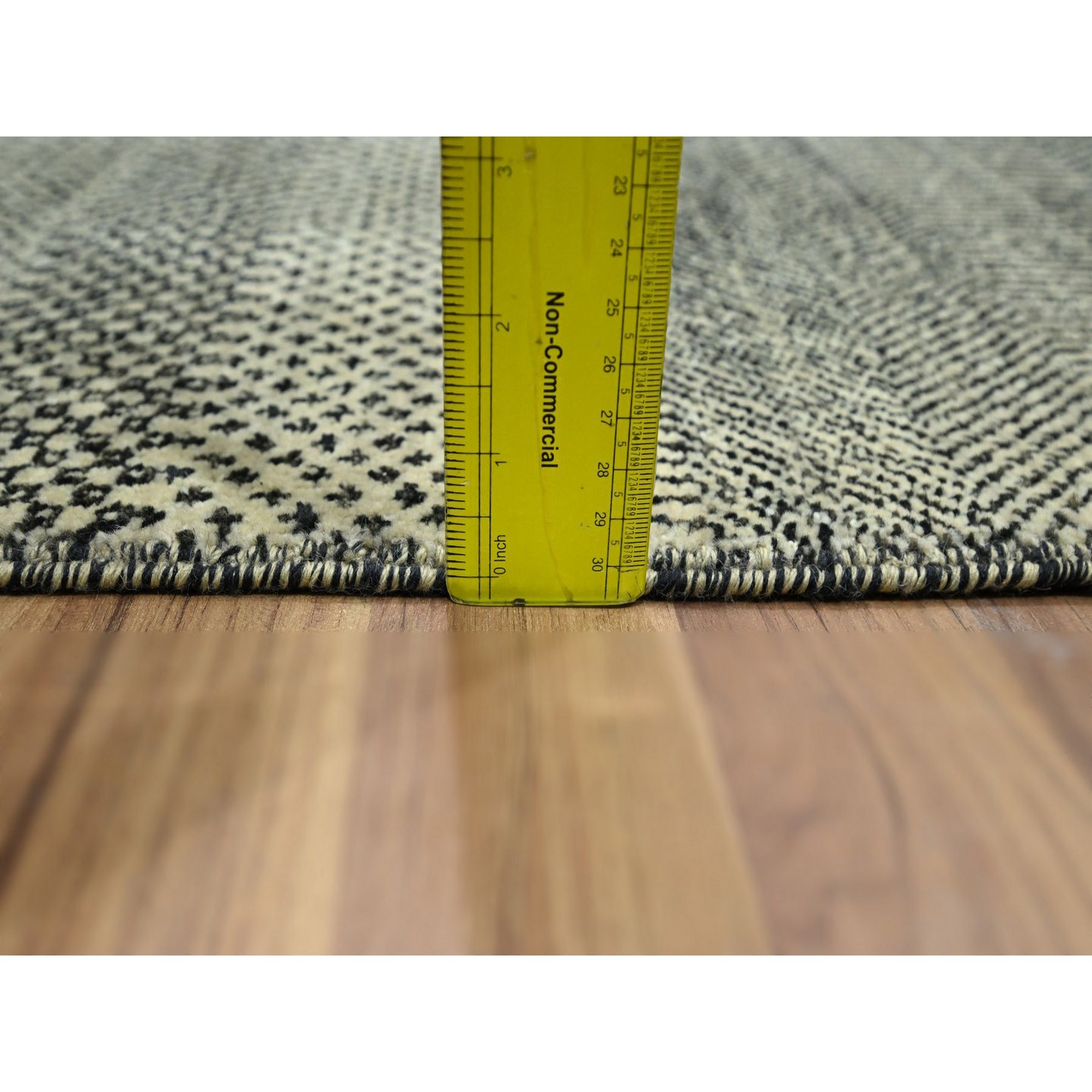 Modern-and-Contemporary-Hand-Knotted-Rug-382630