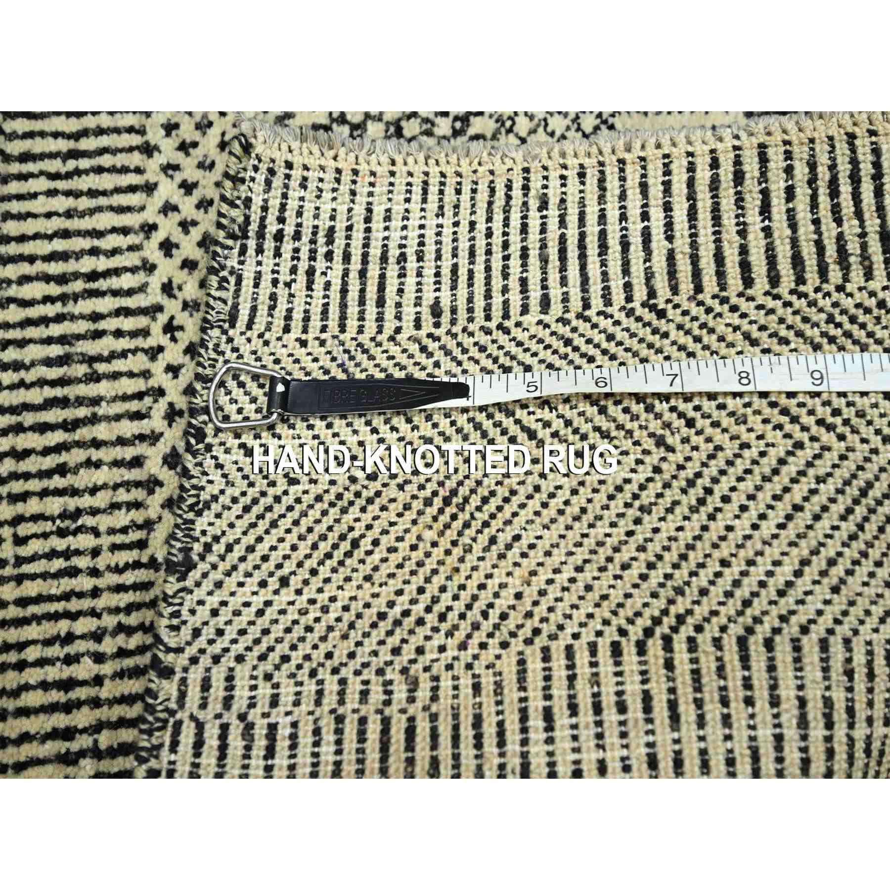 Modern-and-Contemporary-Hand-Knotted-Rug-382630