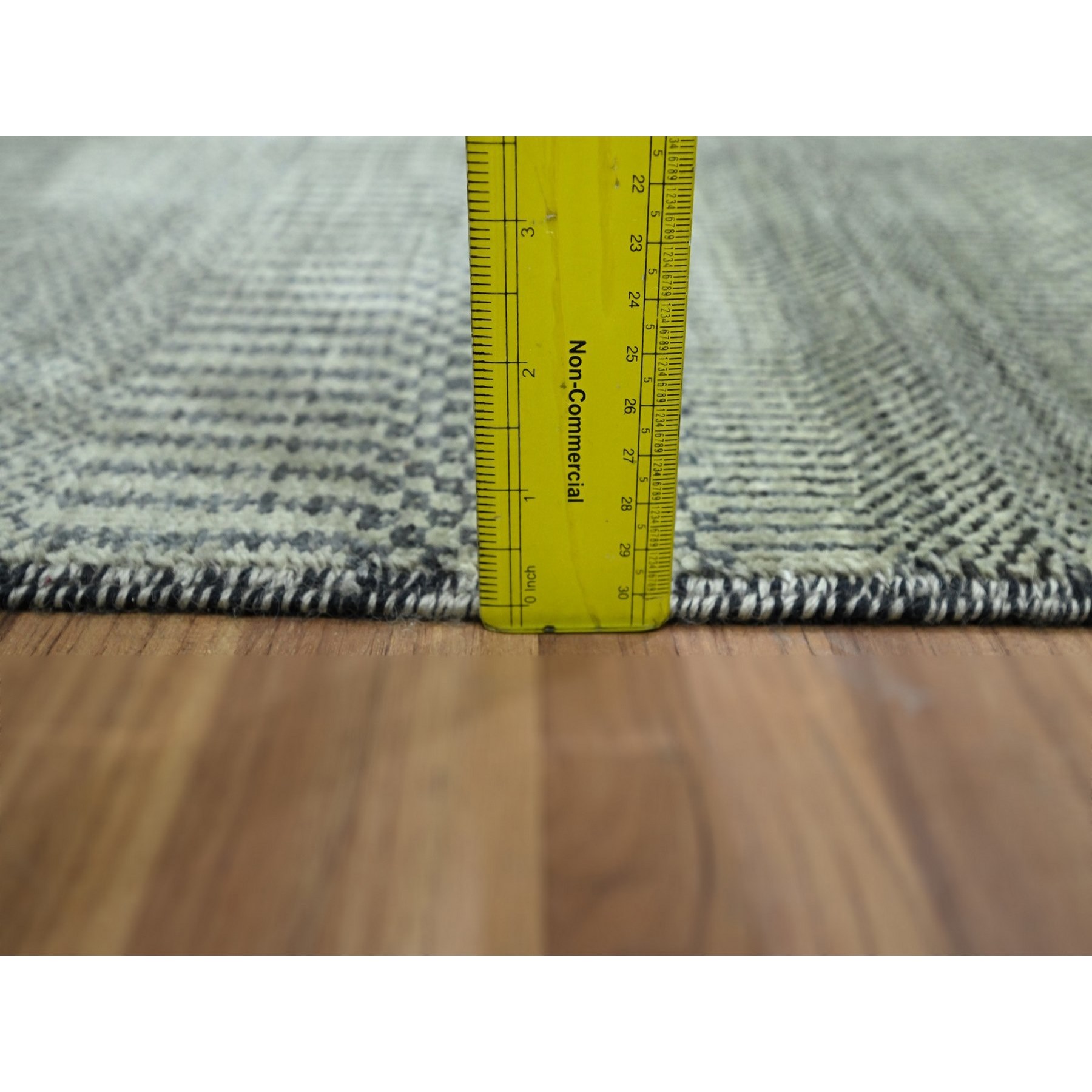 Modern-and-Contemporary-Hand-Knotted-Rug-382635