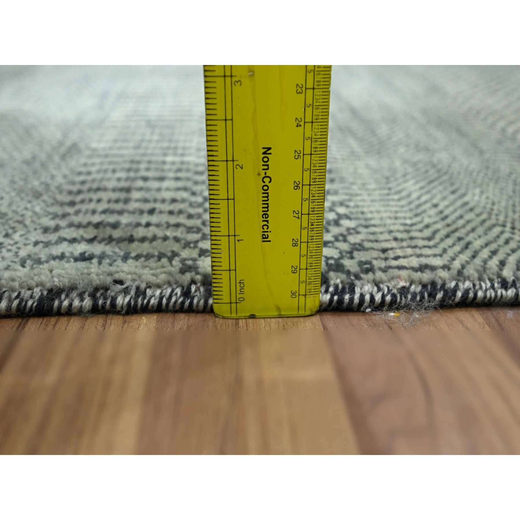Modern-and-Contemporary-Hand-Knotted-Rug-382670