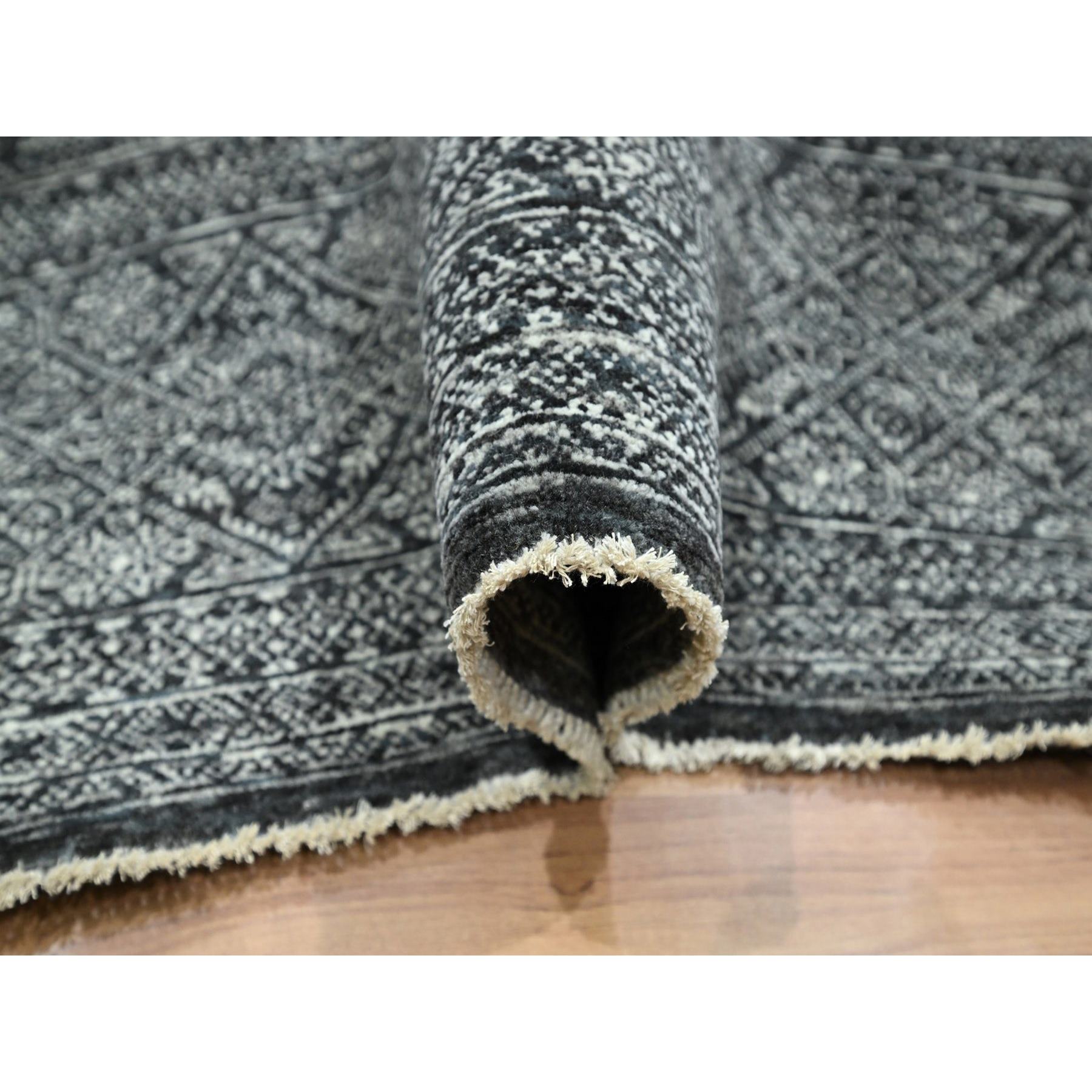 Modern-and-Contemporary-Hand-Knotted-Rug-382870