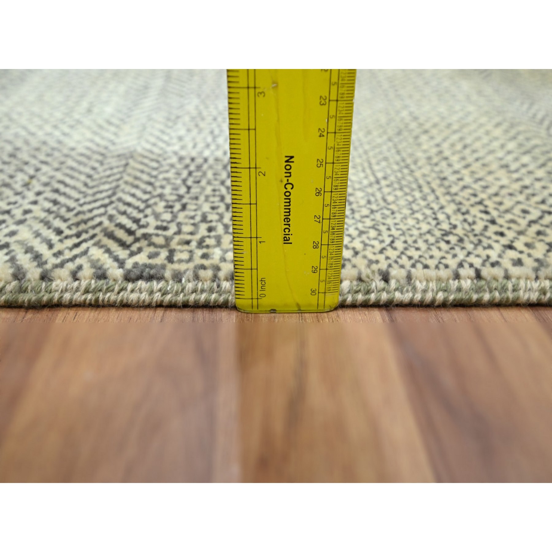 Modern-and-Contemporary-Hand-Knotted-Rug-382970
