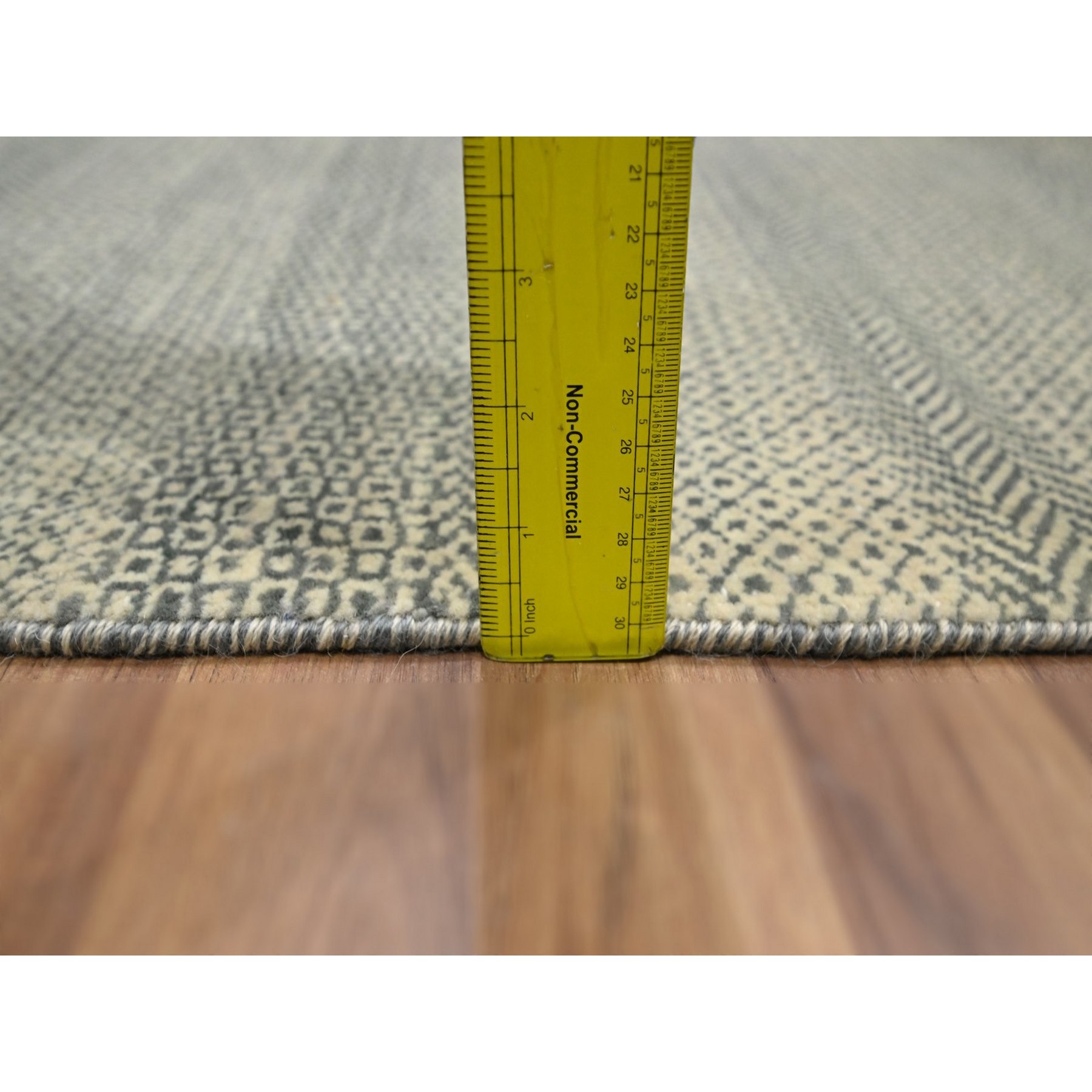 Modern-and-Contemporary-Hand-Knotted-Rug-382975