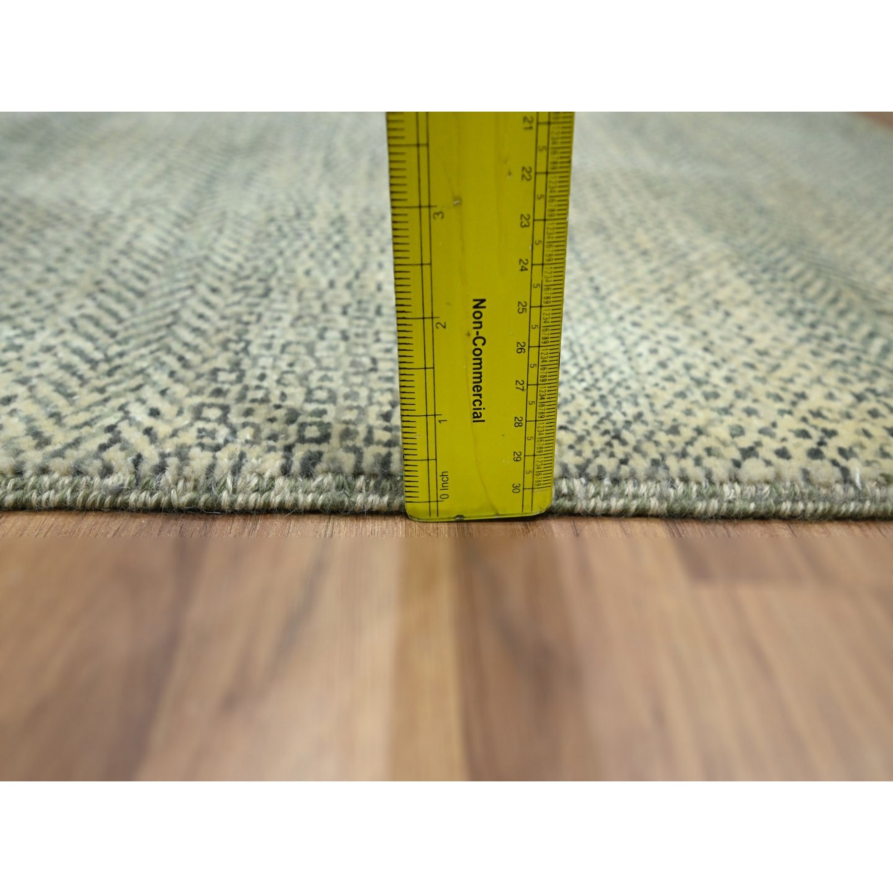 Modern-and-Contemporary-Hand-Knotted-Rug-382980