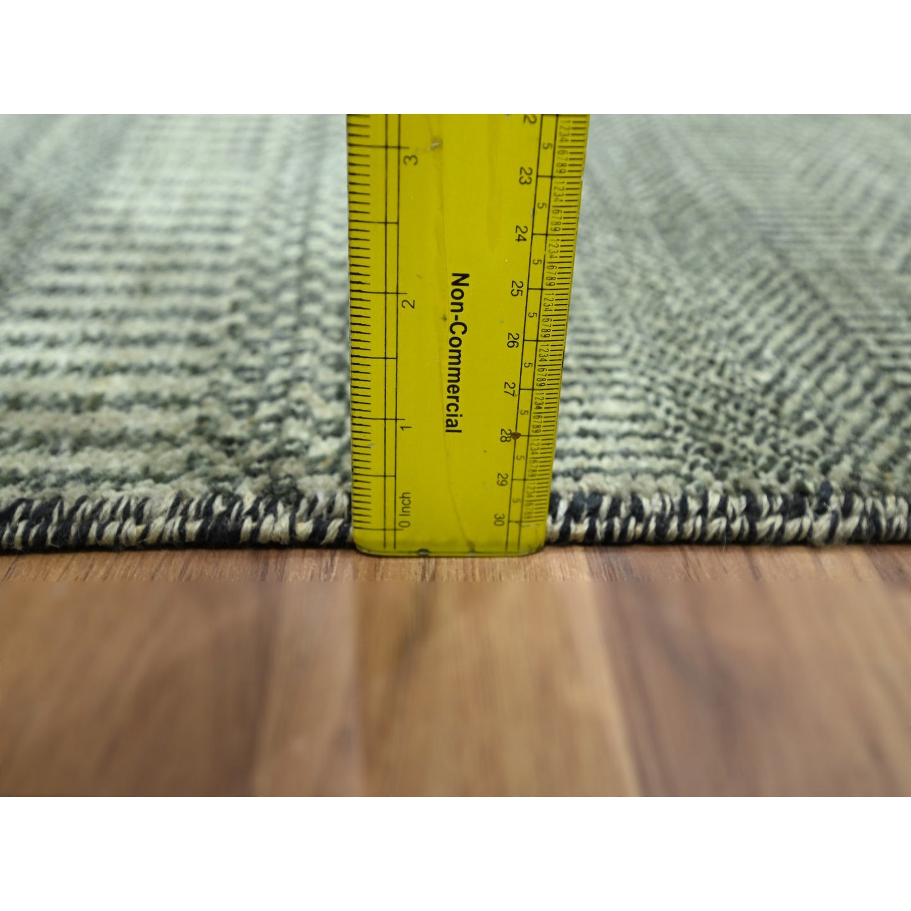 Modern-and-Contemporary-Hand-Knotted-Rug-383070