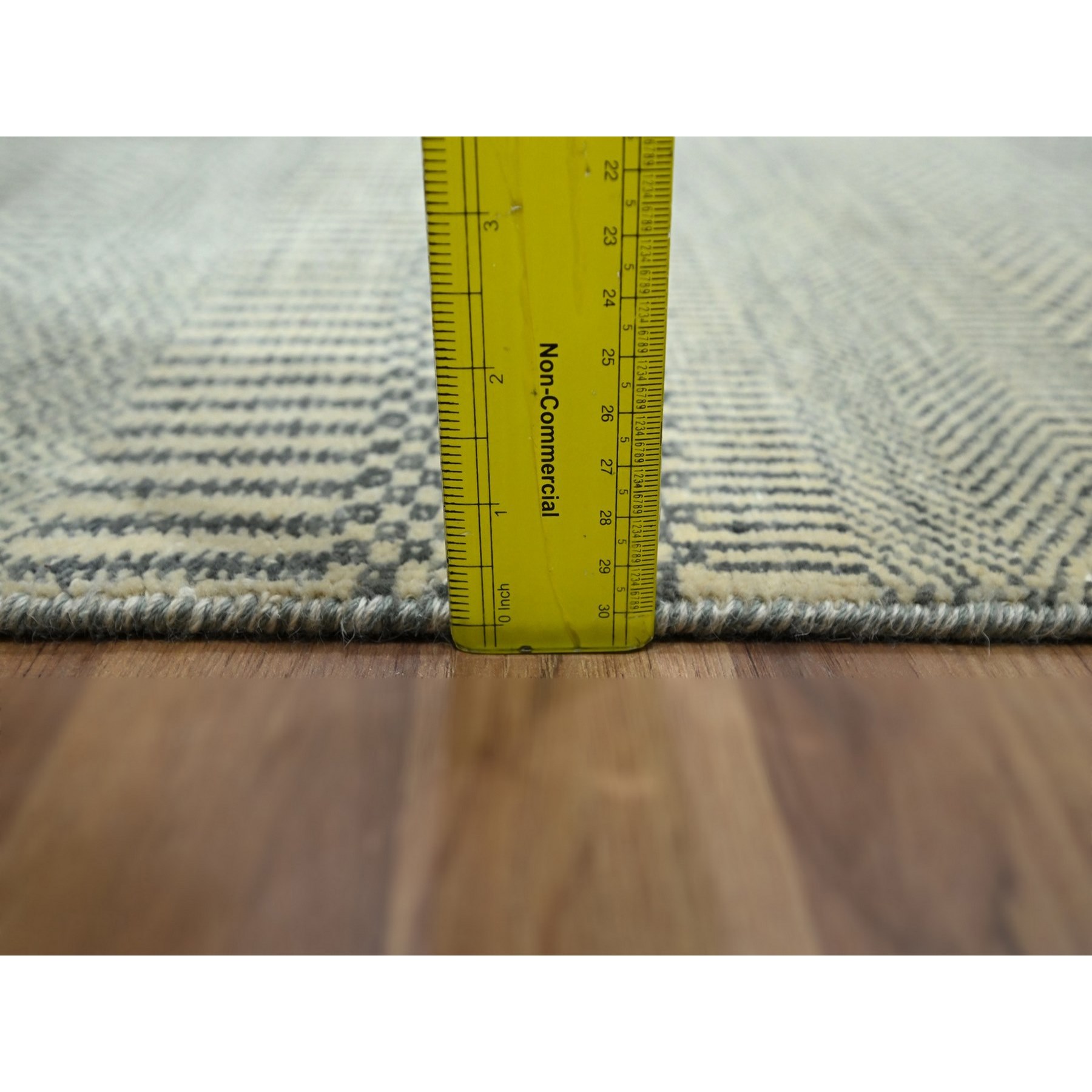 Modern-and-Contemporary-Hand-Knotted-Rug-383080