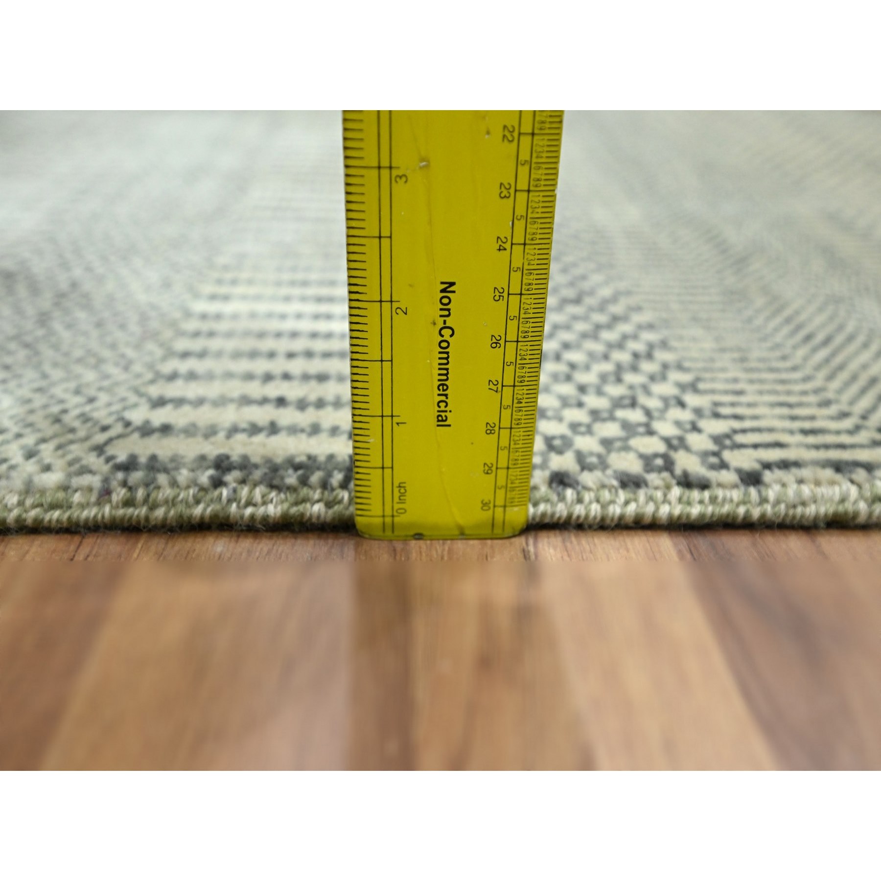 Modern-and-Contemporary-Hand-Knotted-Rug-383085