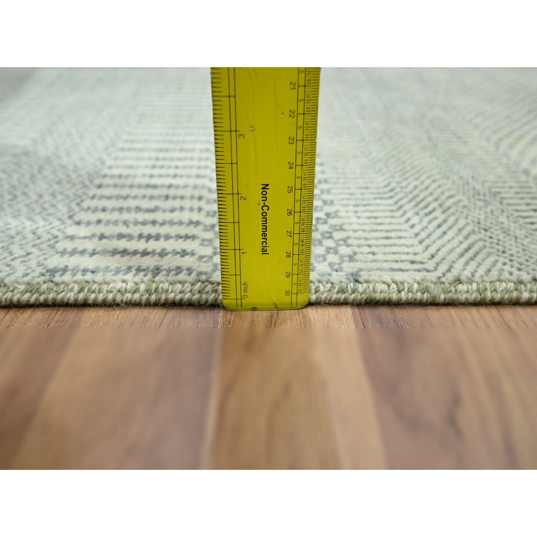 Modern-and-Contemporary-Hand-Knotted-Rug-383090