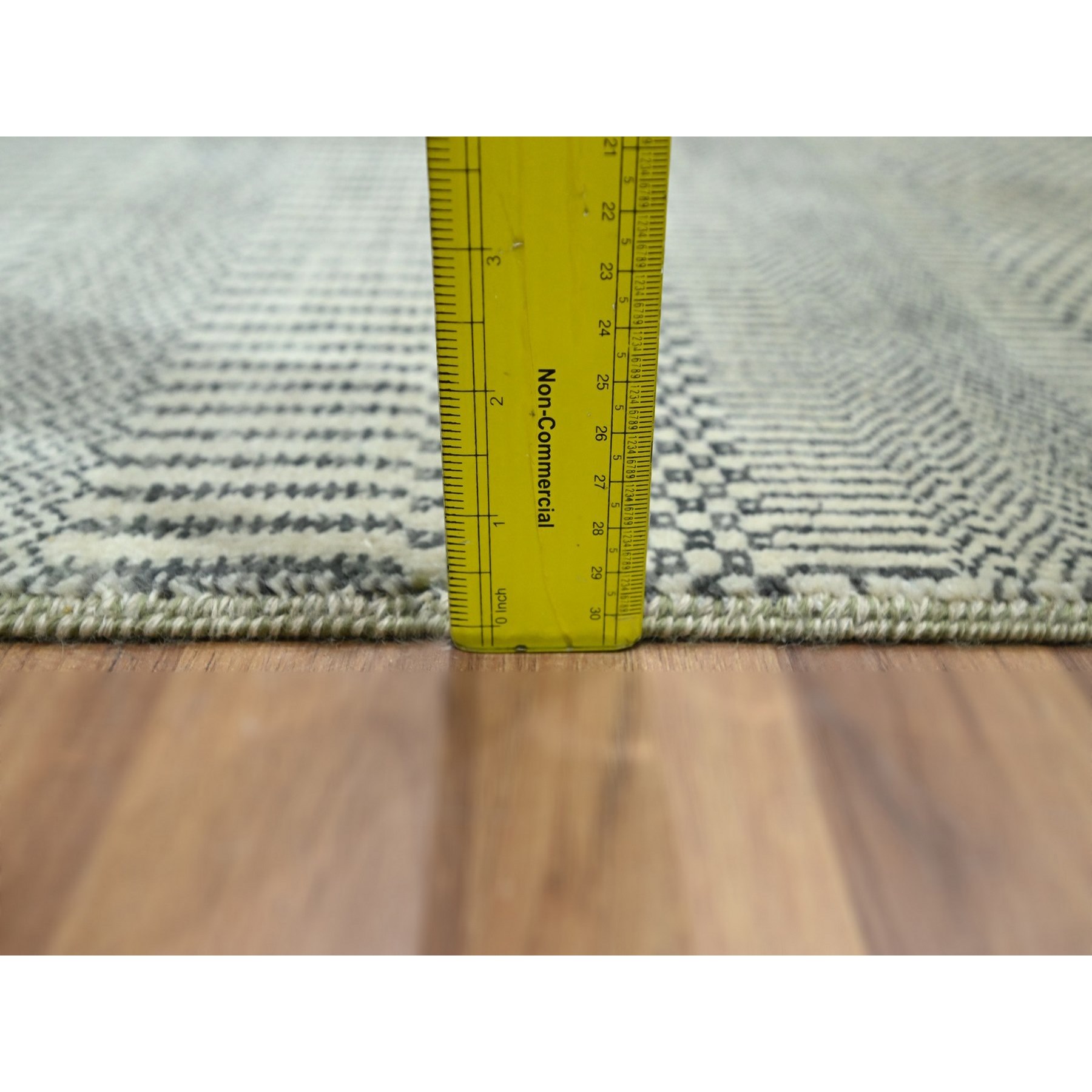 Modern-and-Contemporary-Hand-Knotted-Rug-383095