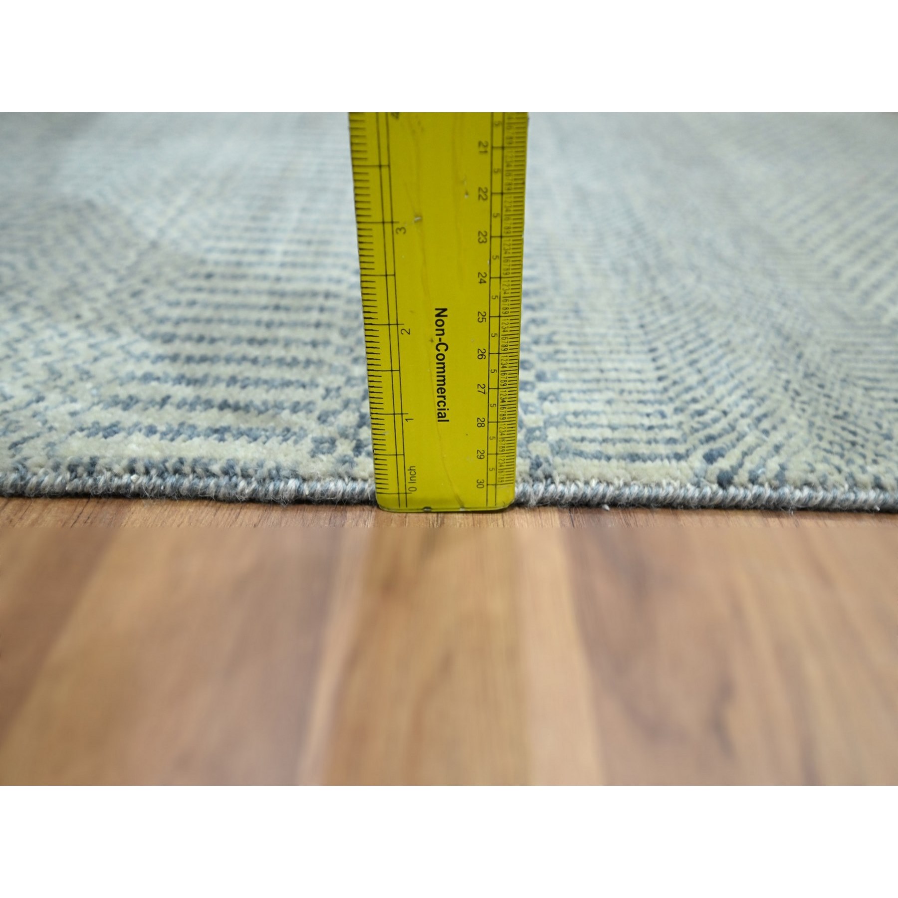 Modern-and-Contemporary-Hand-Knotted-Rug-383120