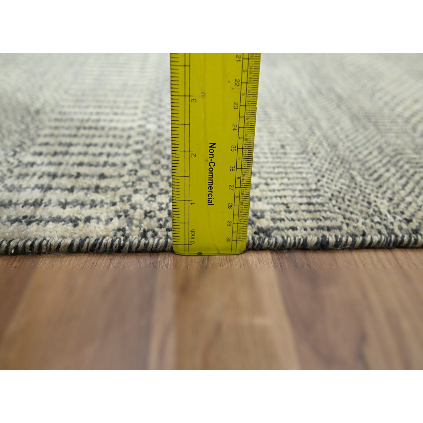 Modern-and-Contemporary-Hand-Knotted-Rug-383290