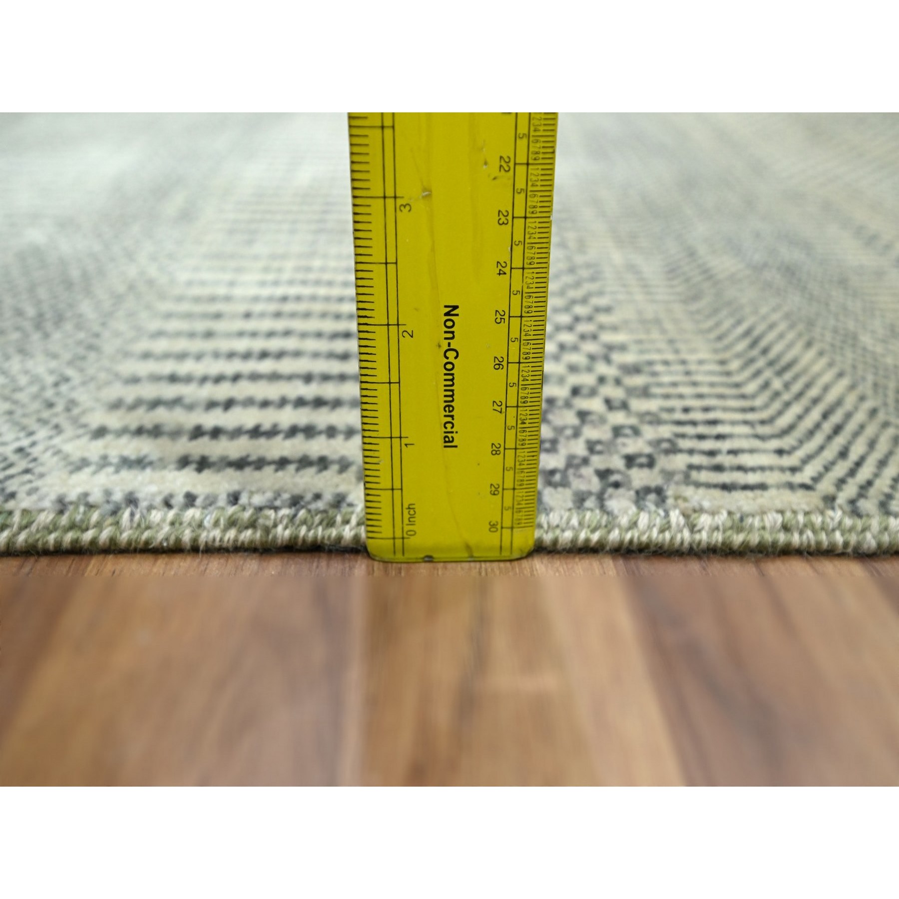 Modern-and-Contemporary-Hand-Knotted-Rug-383300