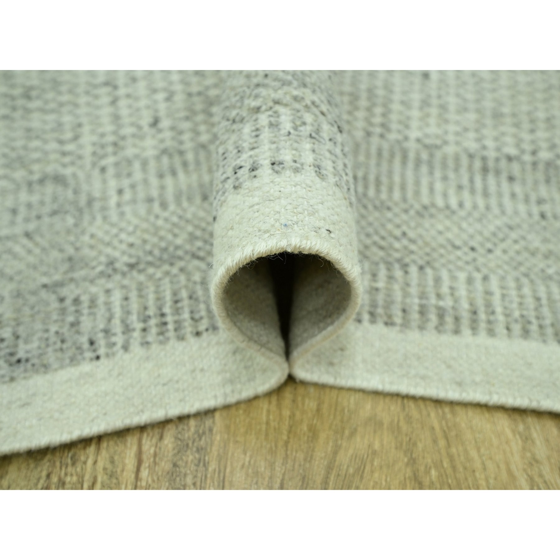 Modern-and-Contemporary-Hand-Knotted-Rug-383500