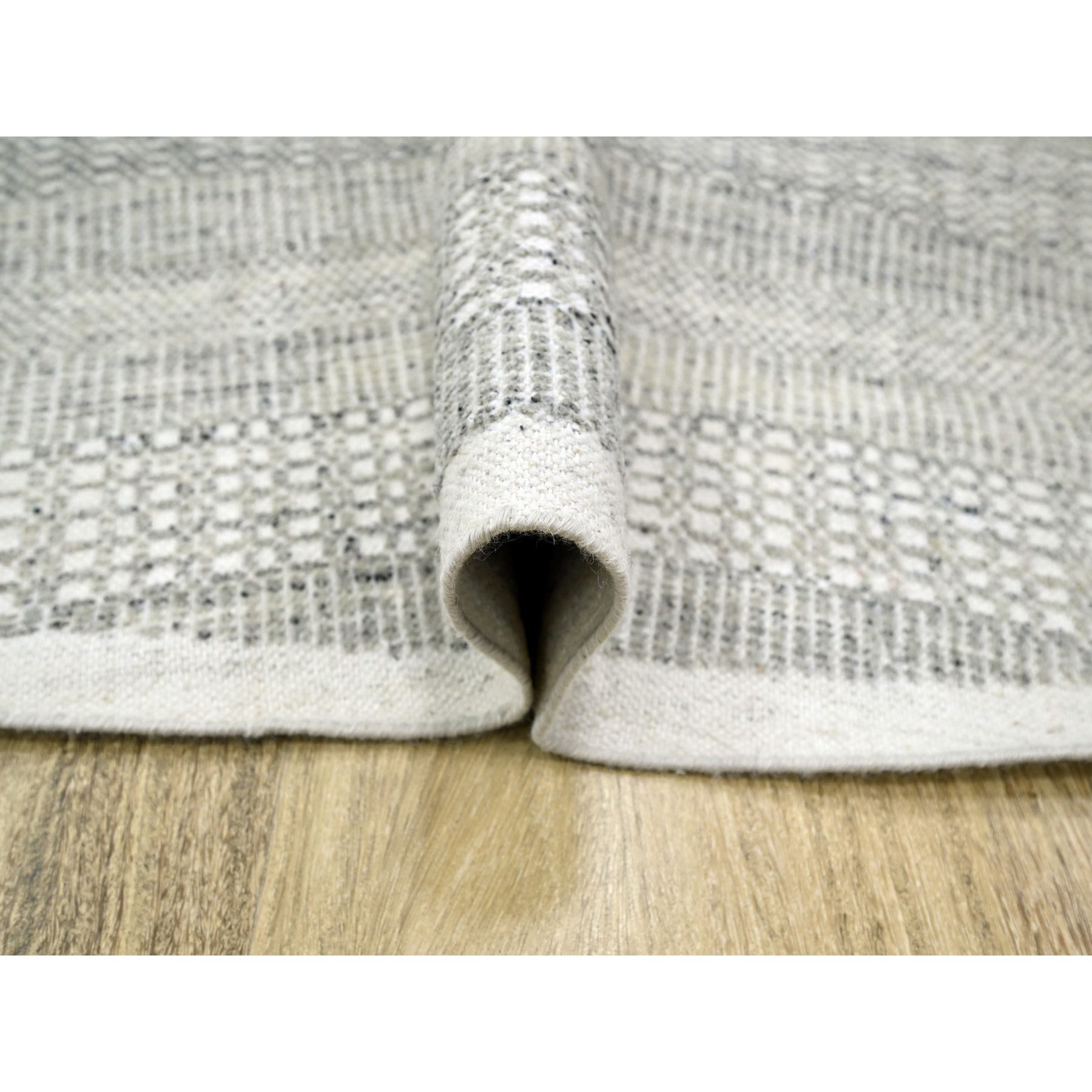 Modern-and-Contemporary-Hand-Knotted-Rug-383615