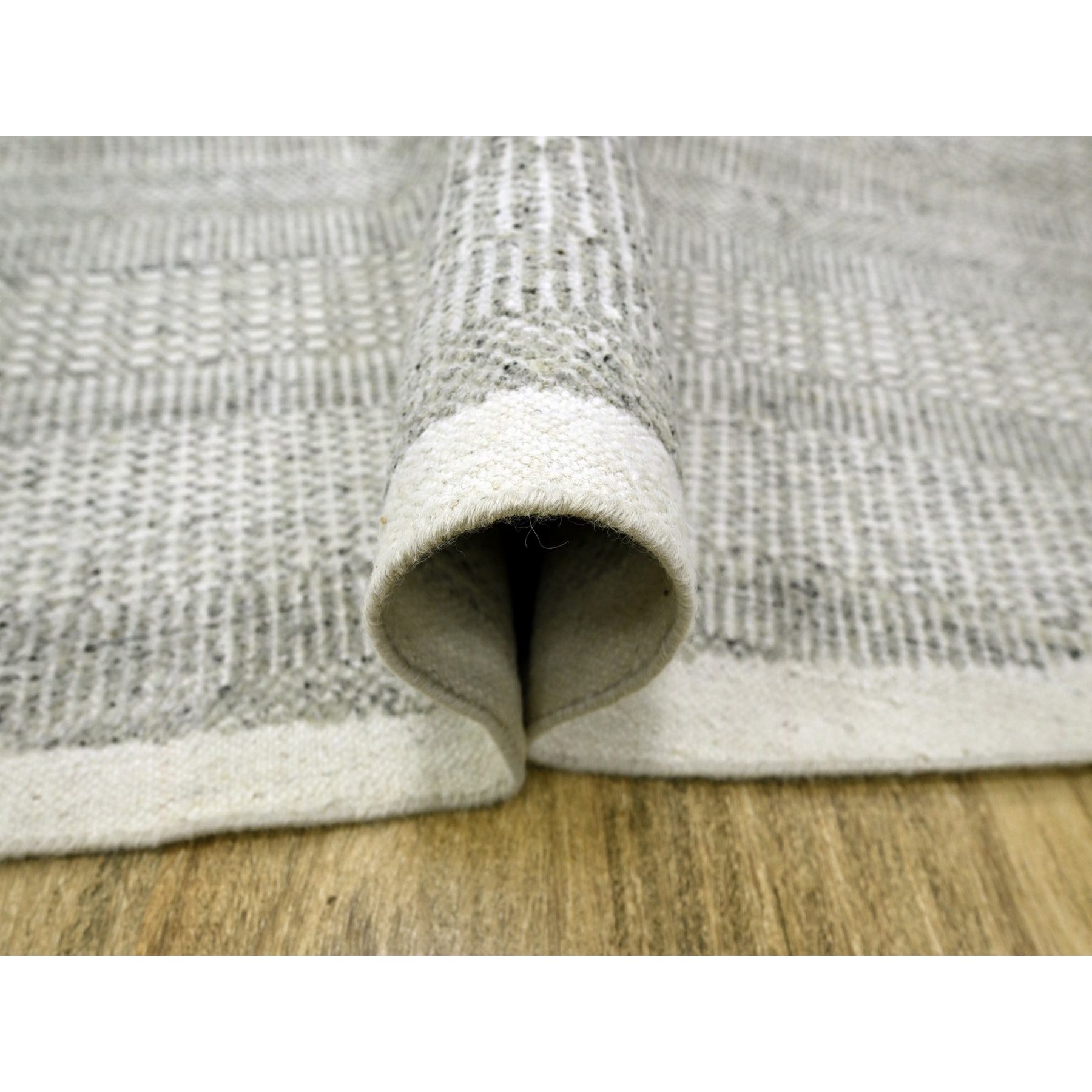 Modern-and-Contemporary-Hand-Knotted-Rug-383635