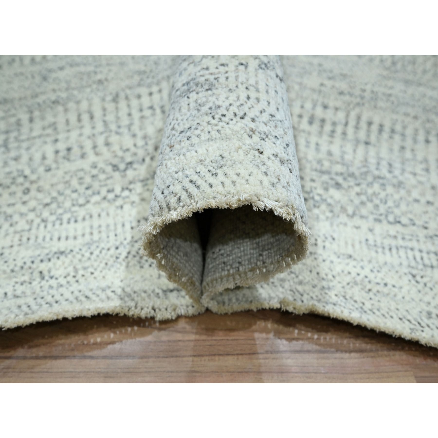 Modern-and-Contemporary-Hand-Knotted-Rug-384580