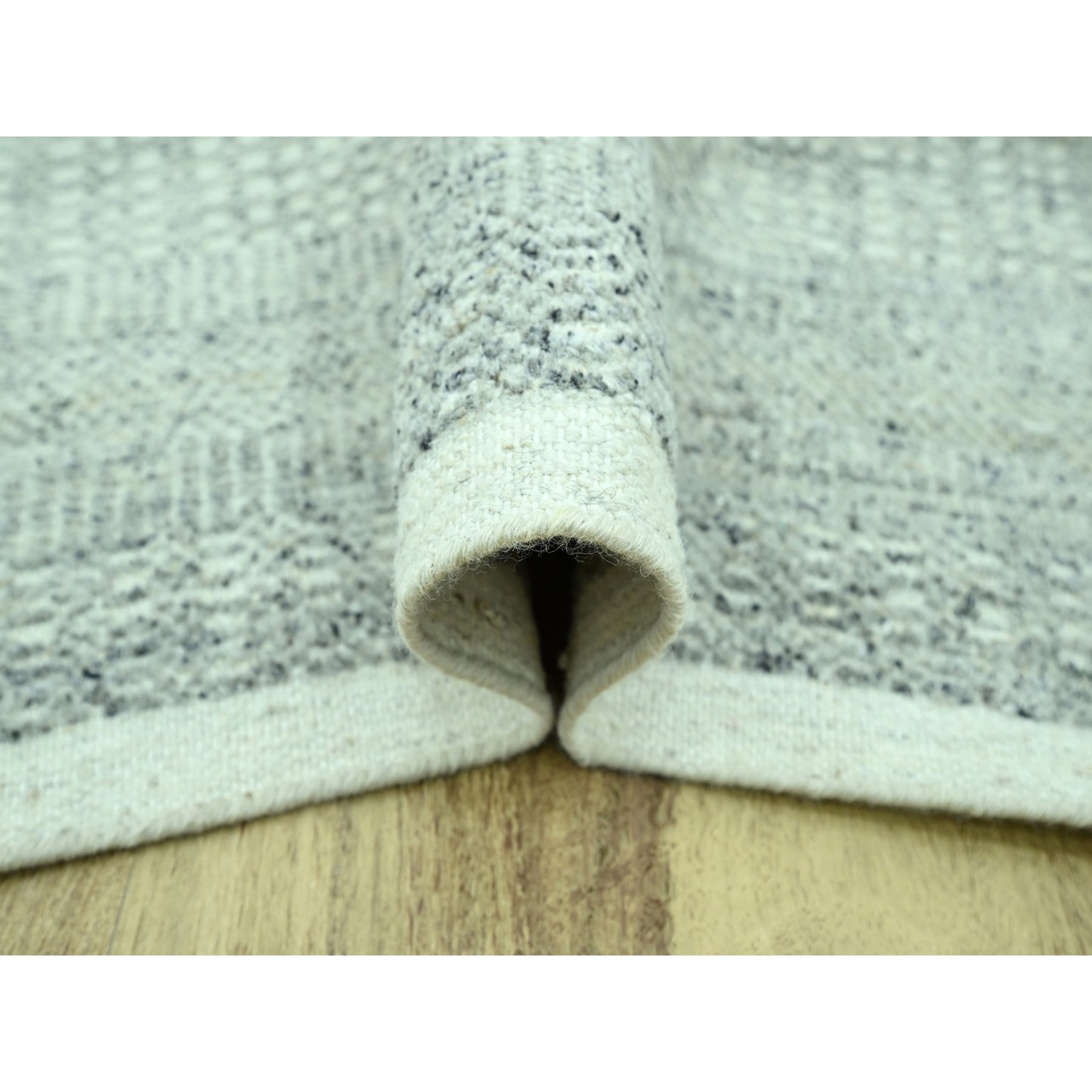 Modern-and-Contemporary-Hand-Knotted-Rug-384870