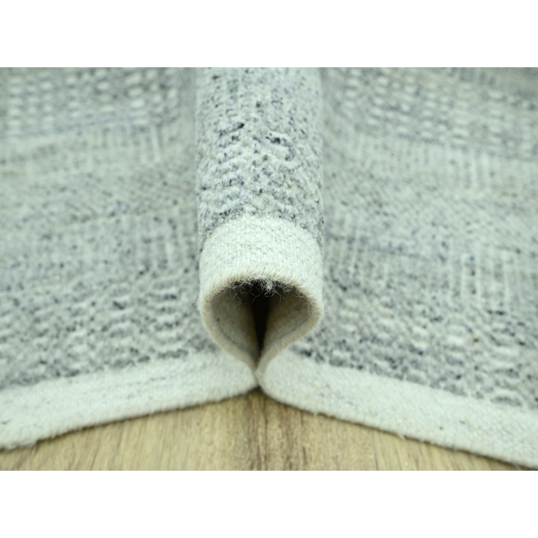 Modern-and-Contemporary-Hand-Knotted-Rug-384875