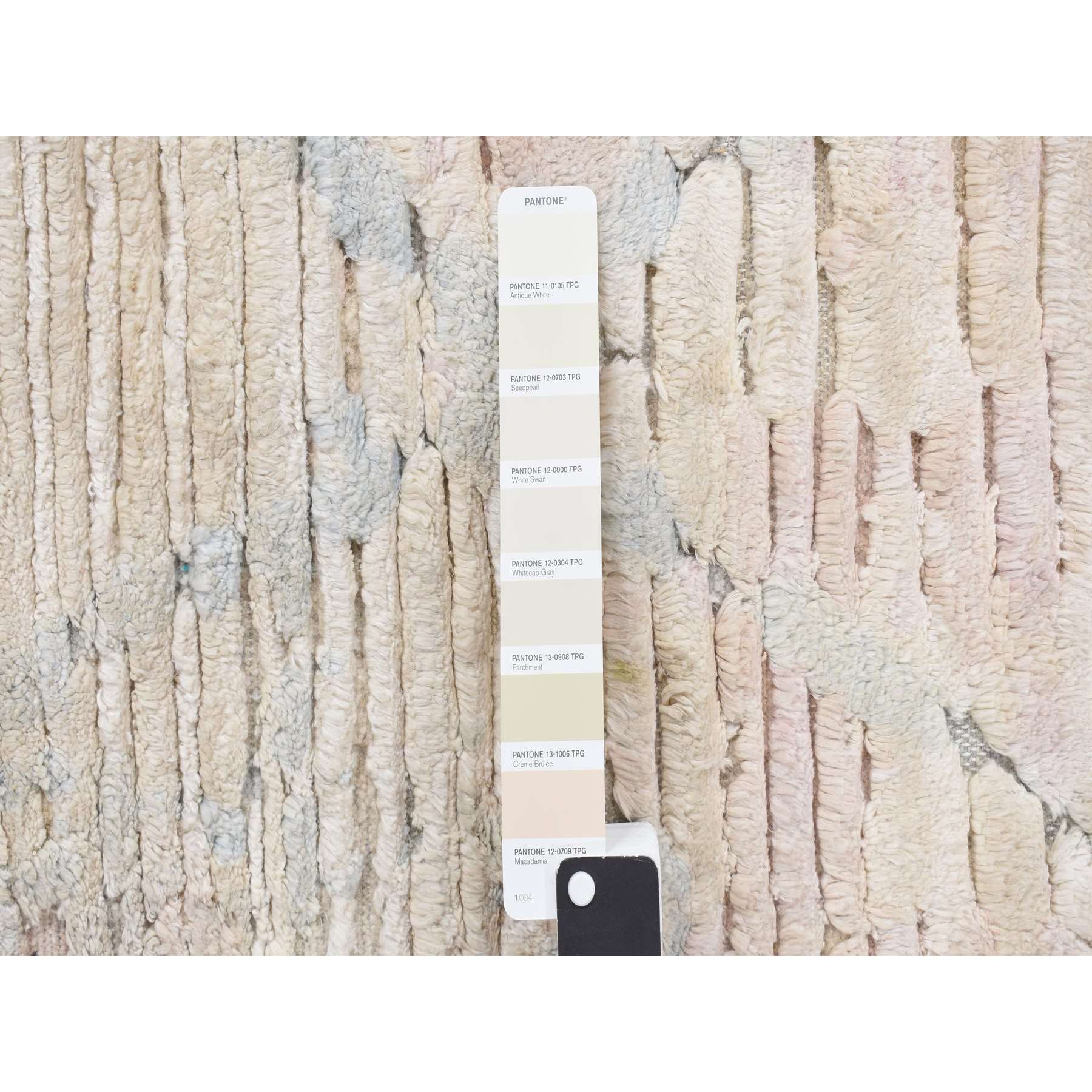 Modern-and-Contemporary-Hand-Knotted-Rug-390090