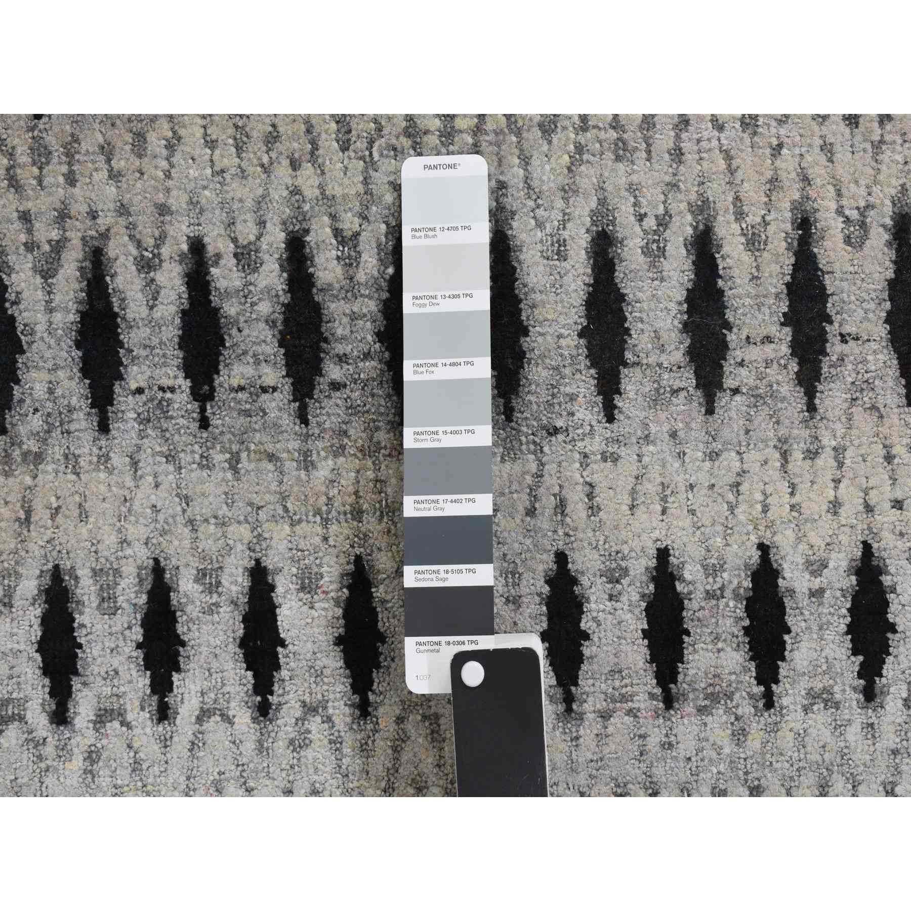 Modern-and-Contemporary-Hand-Knotted-Rug-390095
