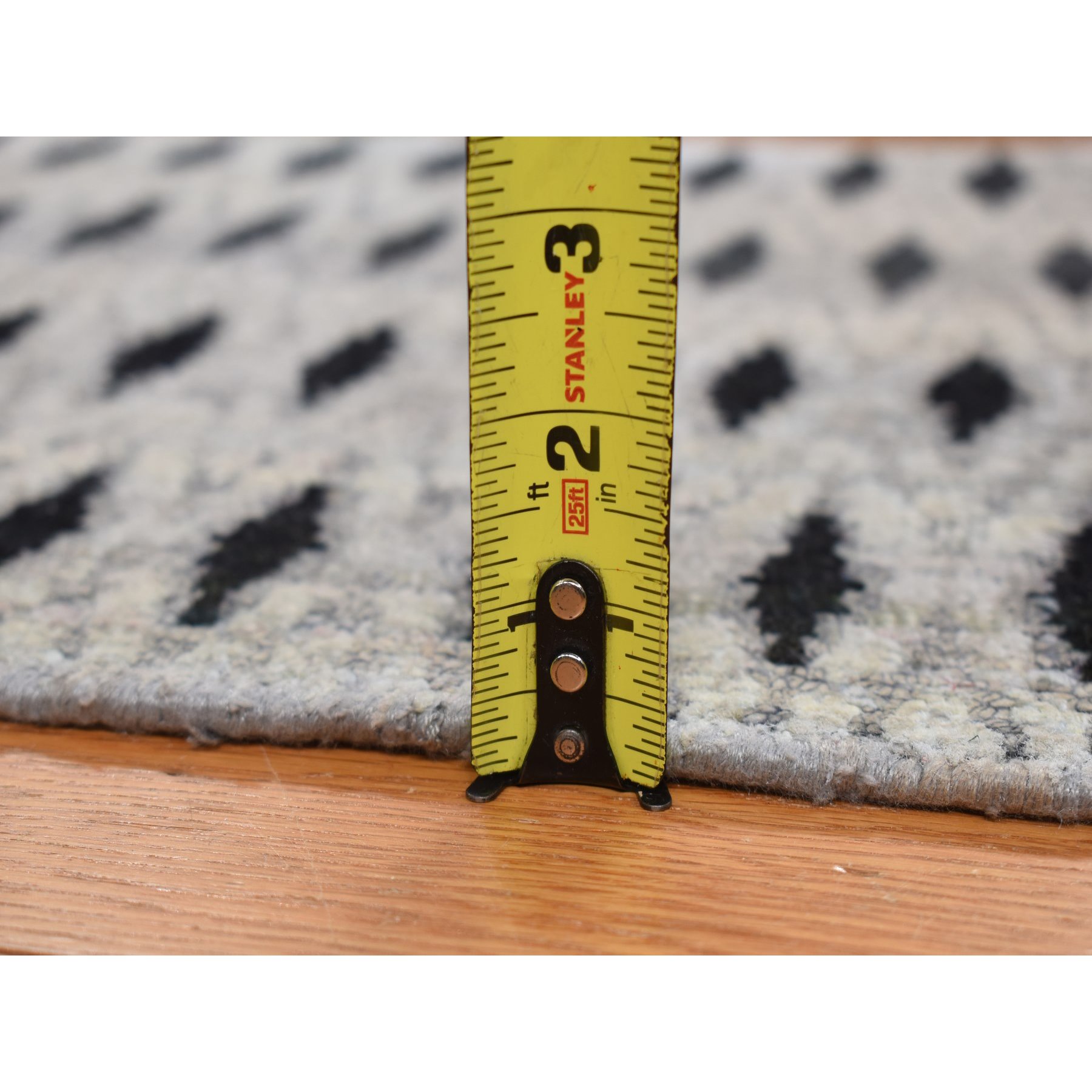 Modern-and-Contemporary-Hand-Knotted-Rug-390095