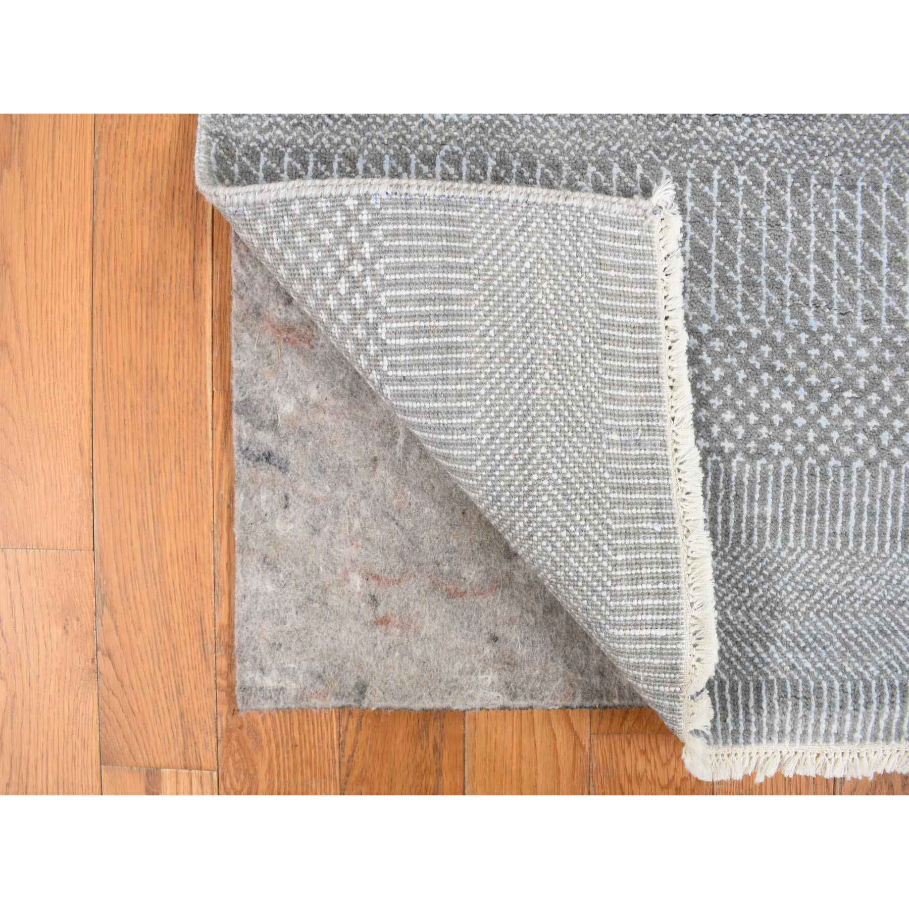 Modern-and-Contemporary-Hand-Knotted-Rug-390400